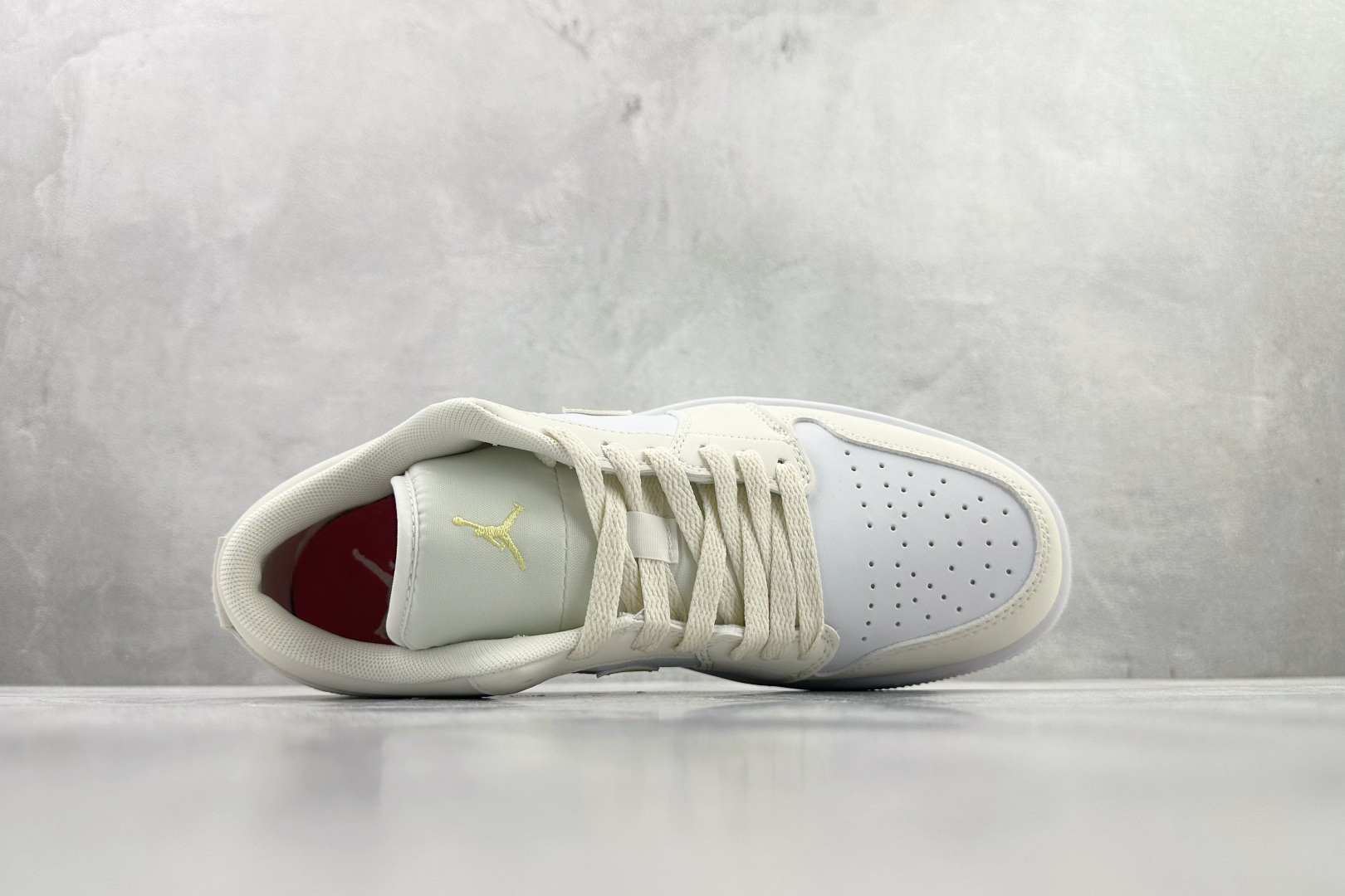 平台爆款 Jordan Air Jordan 1 Low 白黄 FV8486-181-High Quatity Cheap Brand wholesale wholesaler seller Clothes Bags handbags Sneakers Top Fashion Clothing Shoes from China Factory Chinese suppliers best Quality Beautiful Price 平台爆款 Jordan Air Jordan 1 Low 白黄 FV8486-181