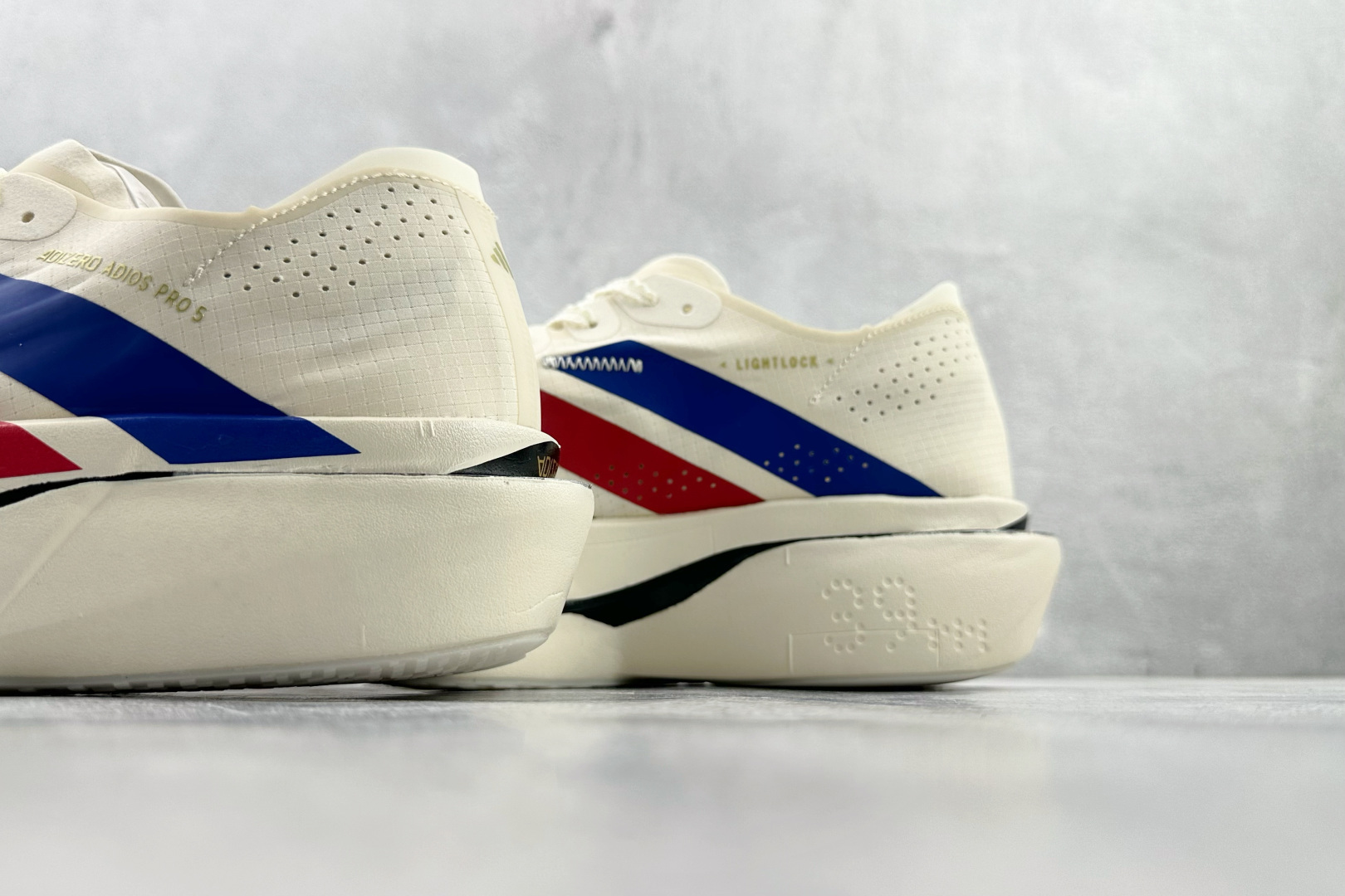 adidas Adizero Adios Pro 5 蓝红绿 K18296-High Quatity Cheap Brand wholesale wholesaler seller Clothes Bags handbags Sneakers Top Fashion Clothing Shoes from China Factory Chinese suppliers best Quality Beautiful Price adidas Adizero Adios Pro 5 蓝红绿 K18296