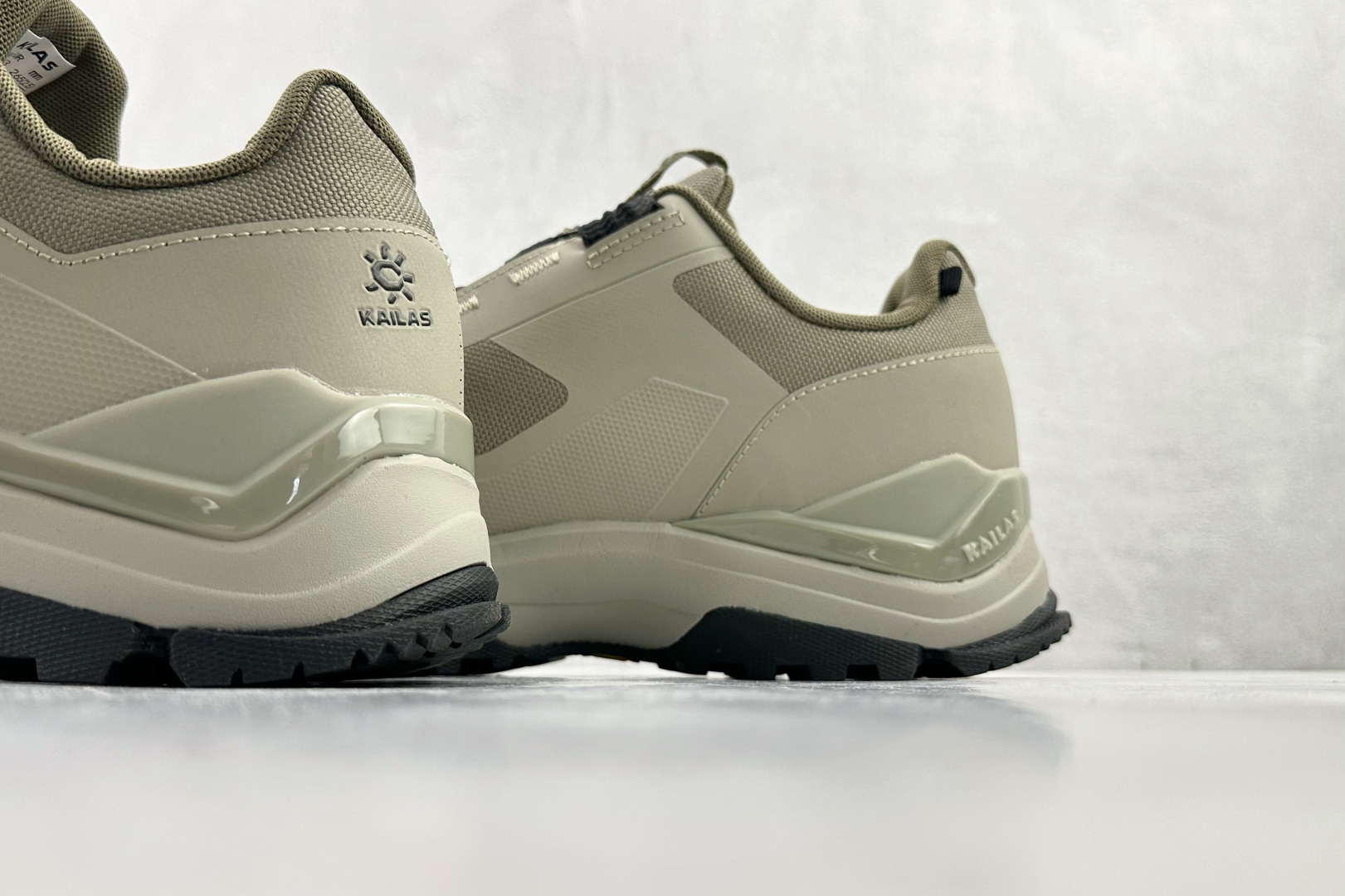 广版 凯乐石KAILAS 界山 GTX BOA 黑绿色货号：KS尺码：36 36.5 37 37.5 3