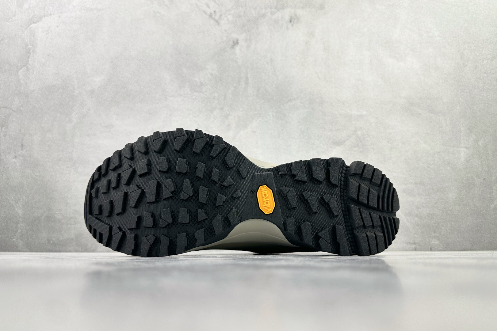 广版 凯乐石KAILAS 界山 GTX BOA 黑绿色货号：KS尺码：36 36.5 37 37.5 3