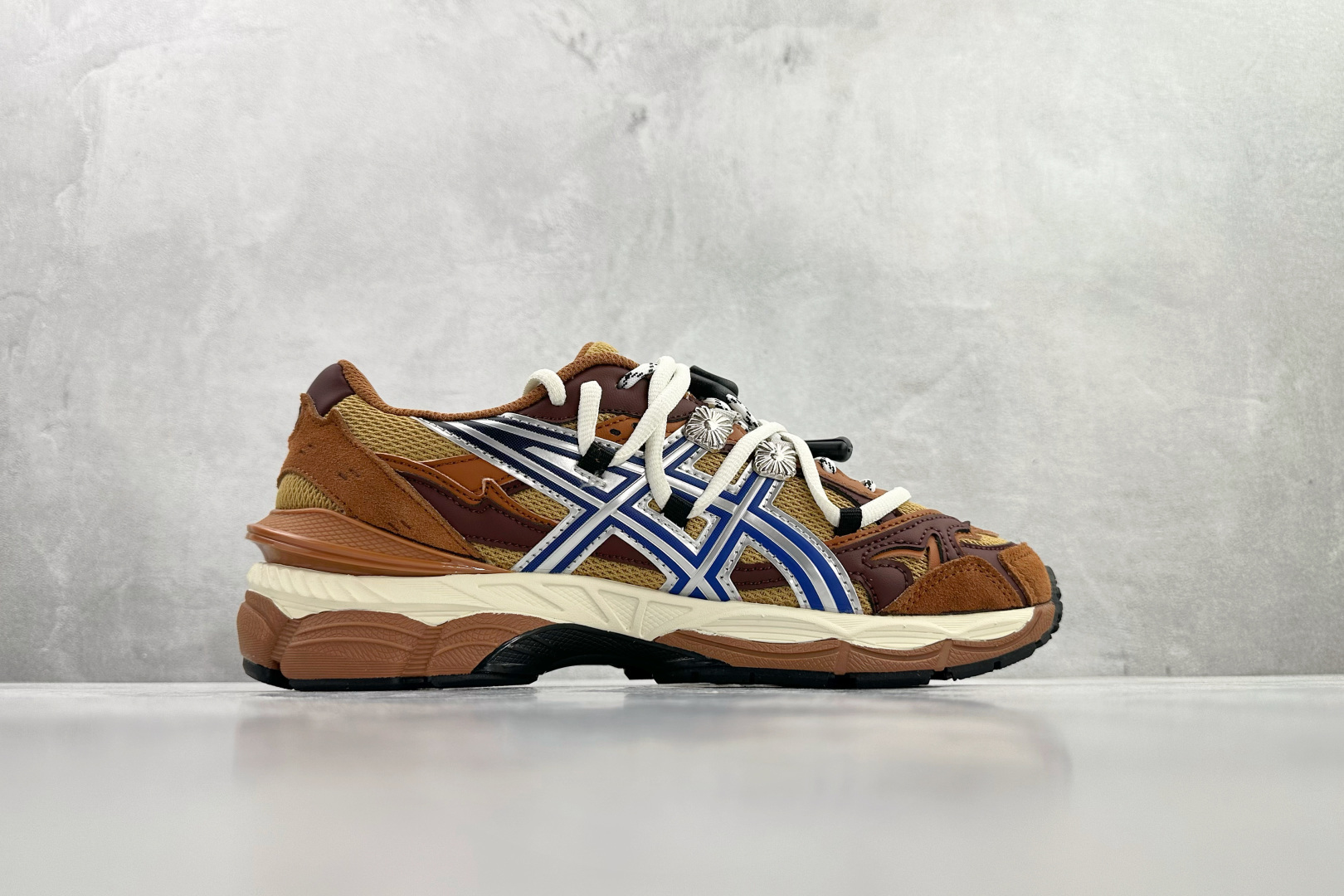 TOGA x ASICS Gel-Cumulus 16 TG 棕色 1203A838-200 TOGA x ASICS Gel-Cumulus 16 TG 棕色 1203A838-200