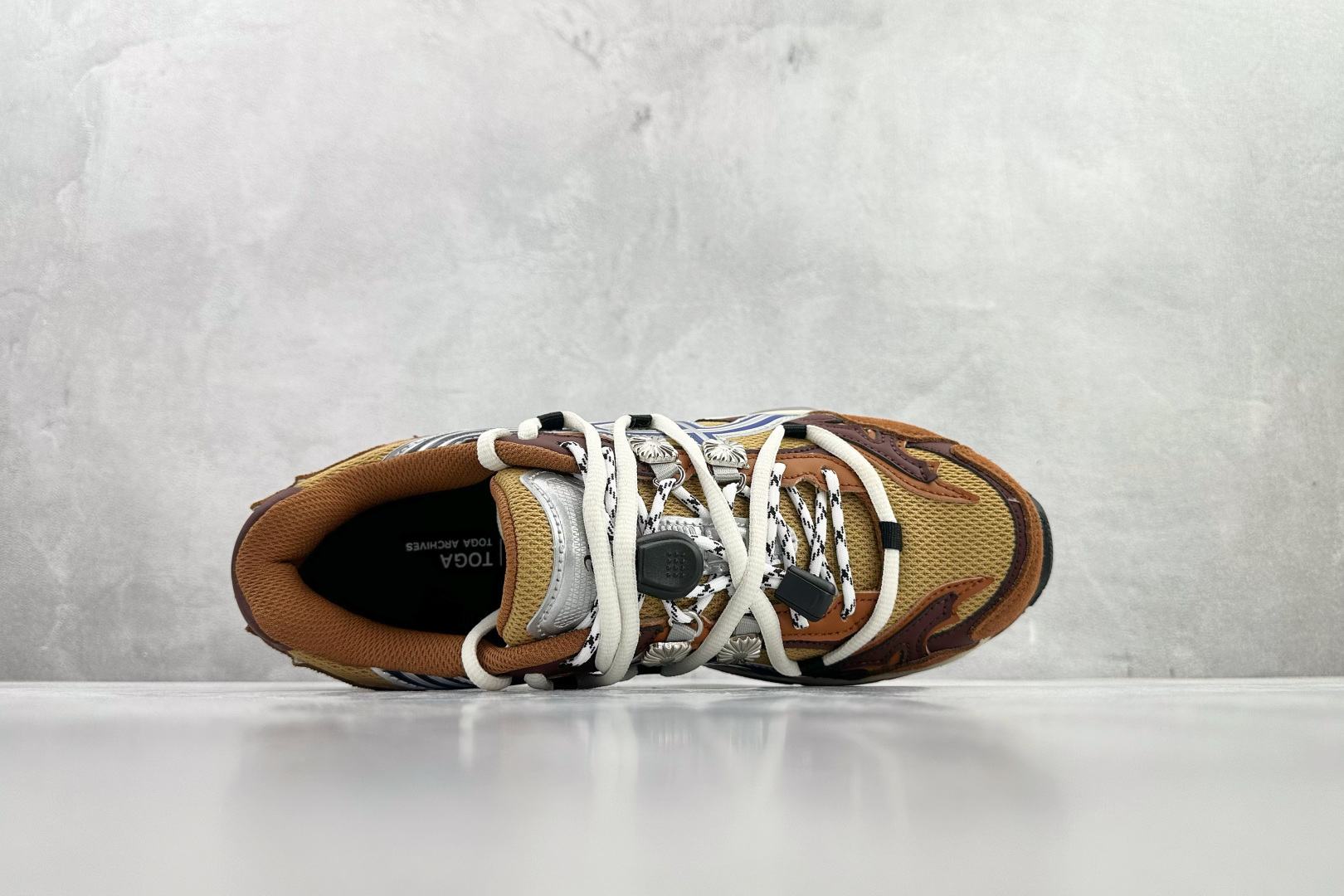 TOGA x ASICS Gel-Cumulus 16 TG 棕色 1203A838-200 TOGA x ASICS Gel-Cumulus 16 TG 棕色 1203A838-200