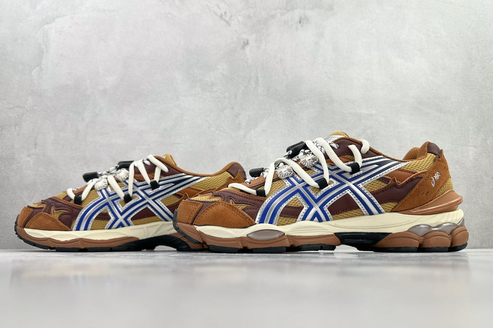 TOGA x ASICS Gel-Cumulus 16 TG 棕色 1203A838-200 TOGA x ASICS Gel-Cumulus 16 TG 棕色 1203A838-200