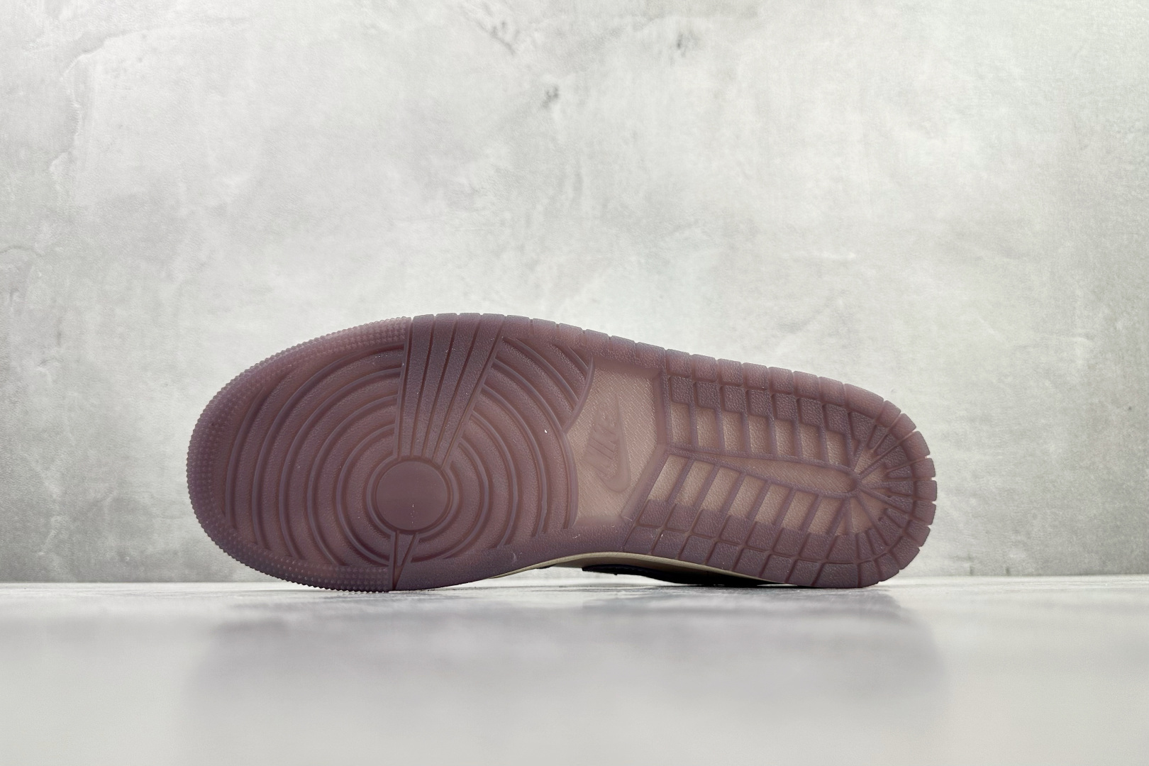 平台爆款 Jordan Air Jordan 1 Low 粉紫色 DZ2768-651 平台爆款 Jordan Air Jordan 1 Low 粉紫色 DZ2768-651