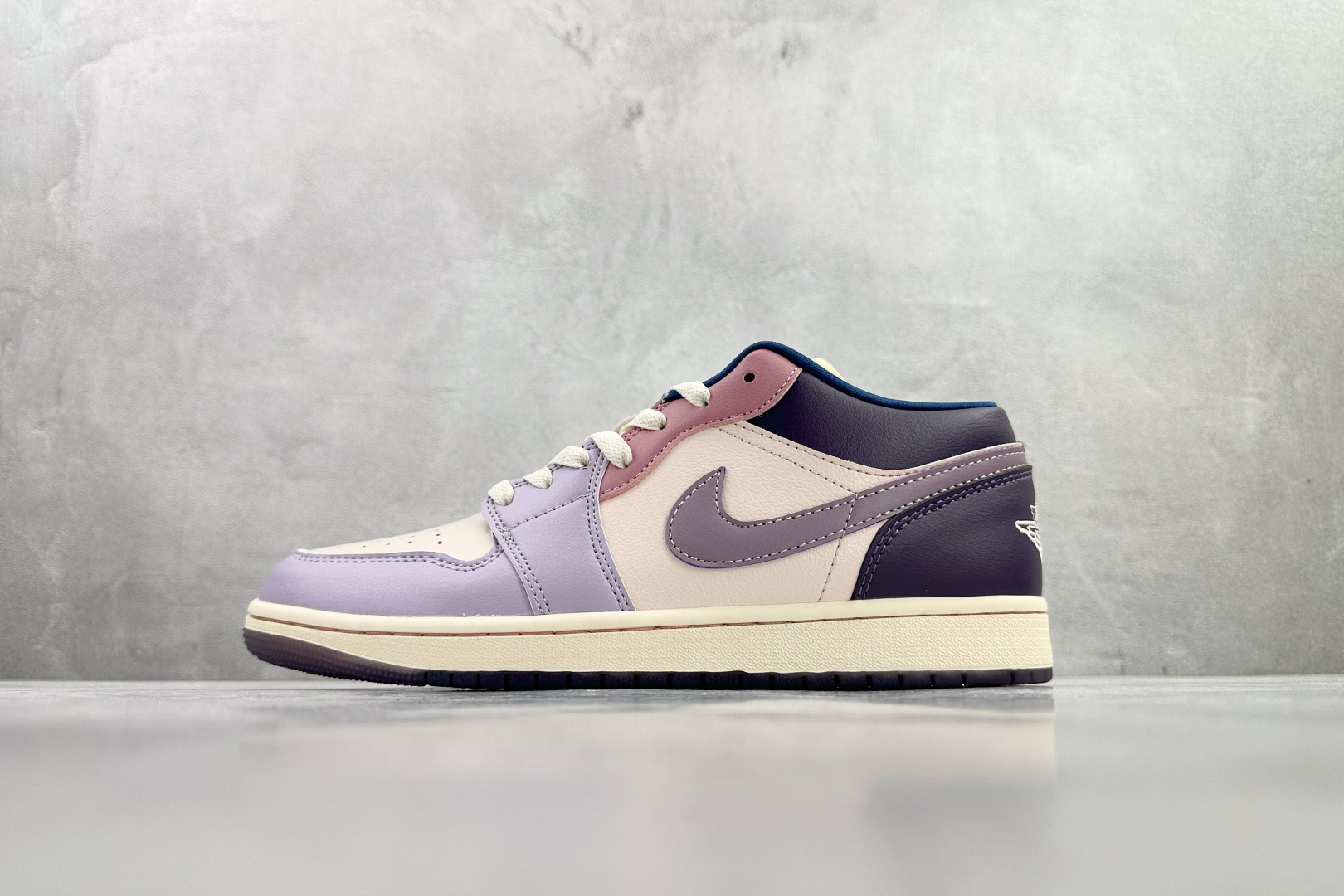 平台爆款 Jordan Air Jordan 1 Low 粉紫色 DZ2768-651 平台爆款 Jordan Air Jordan 1 Low 粉紫色 DZ2768-651