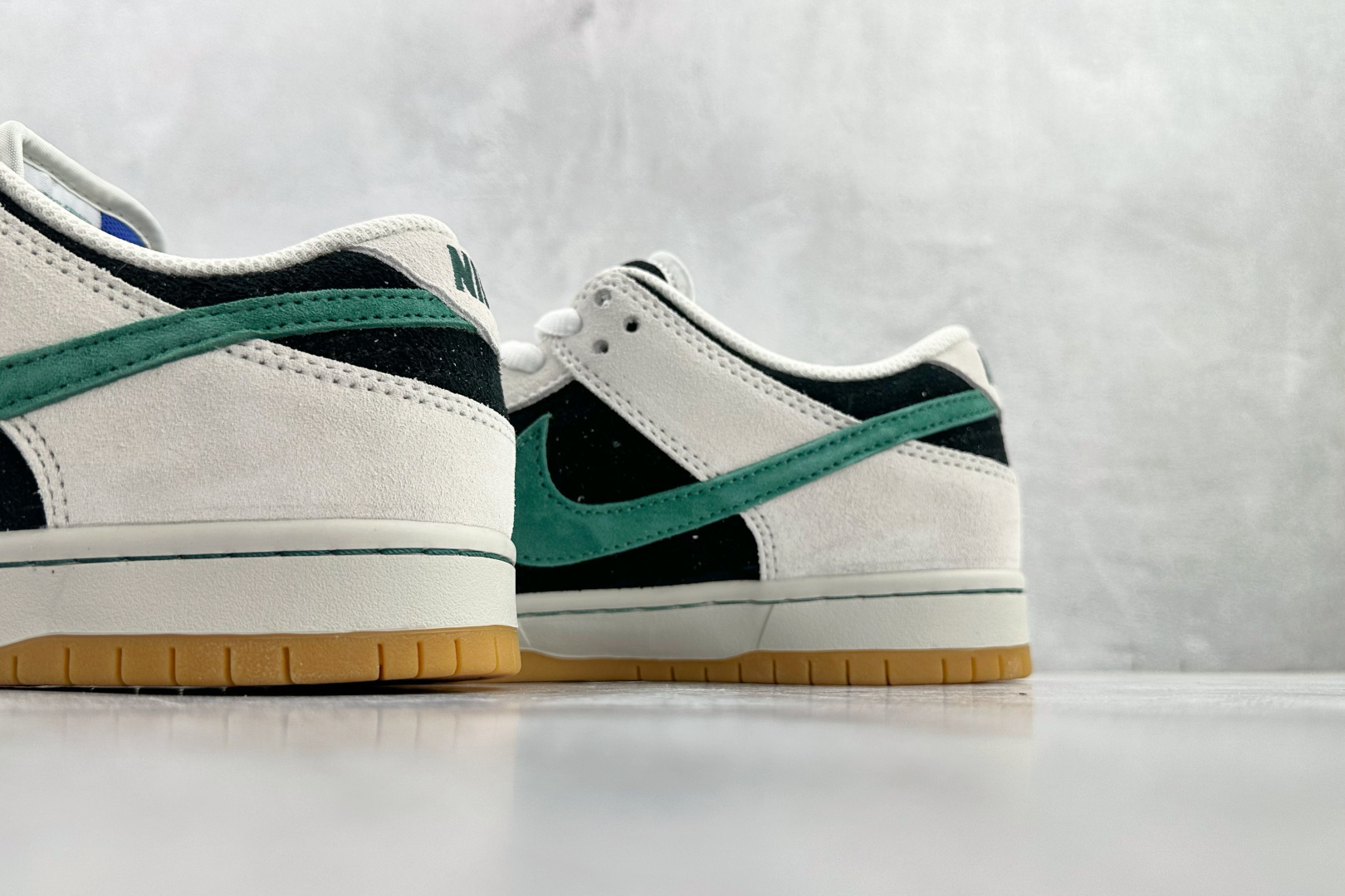 定制球鞋 Nike Dunk SB 墨影疾风 黑米绿 HF3704-001 定制球鞋 Nike Dunk SB 墨影疾风 黑米绿 HF3704-001