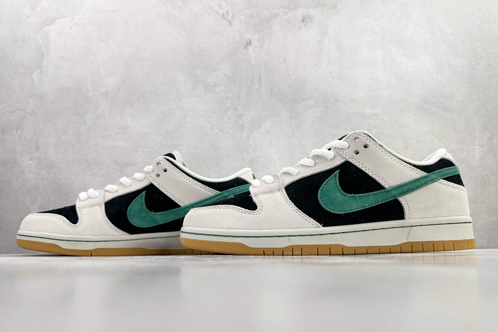 定制球鞋 Nike Dunk SB 墨影疾风 黑米绿 HF3704-001 定制球鞋 Nike Dunk SB 墨影疾风 黑米绿 HF3704-001