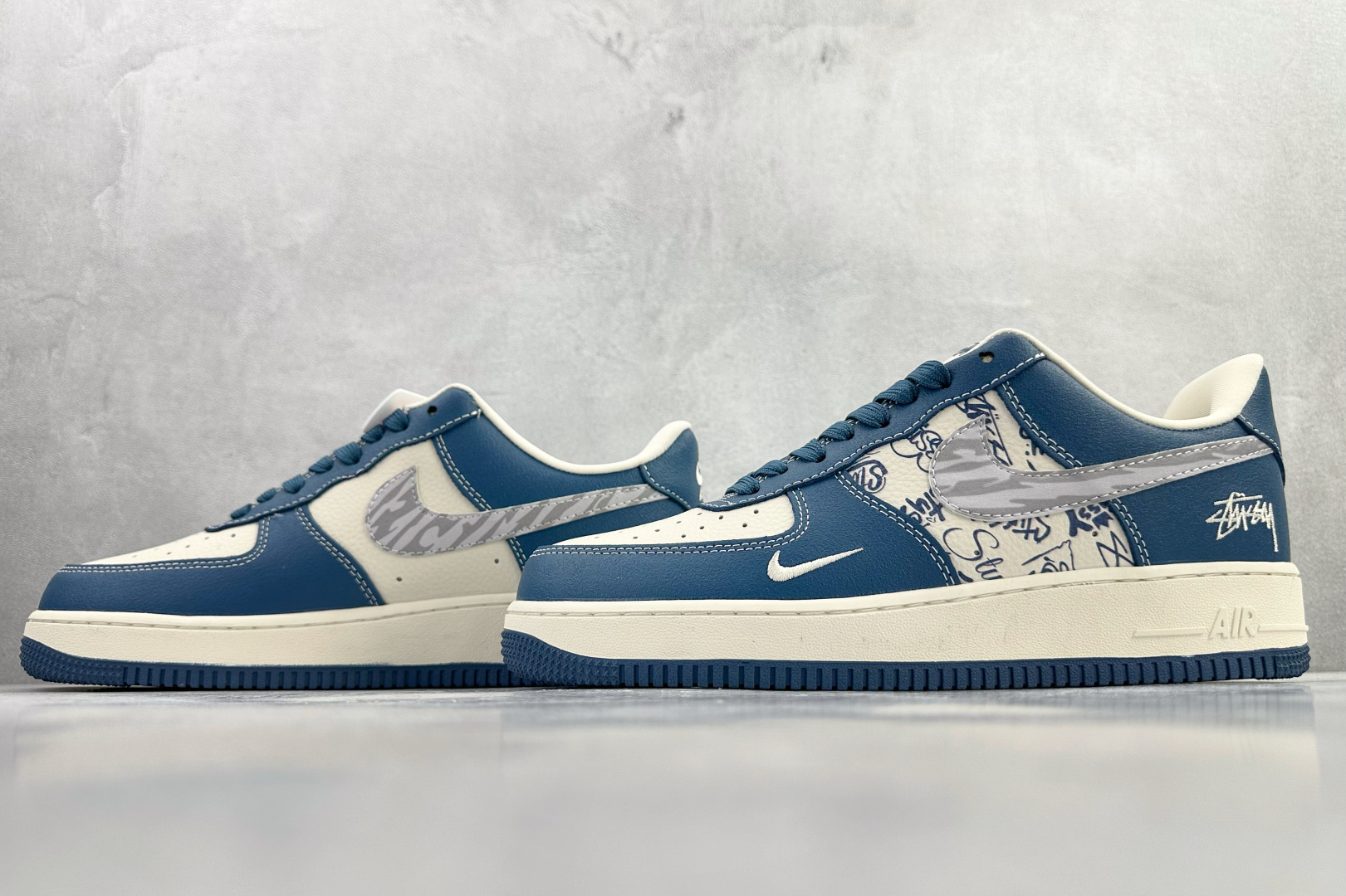 Nike AIR Jordan 1'07 斯图西 联名 蓝白 XL1979-132 Nike AIR Jordan 1'07 斯图西 联名 蓝白 XL1979-132