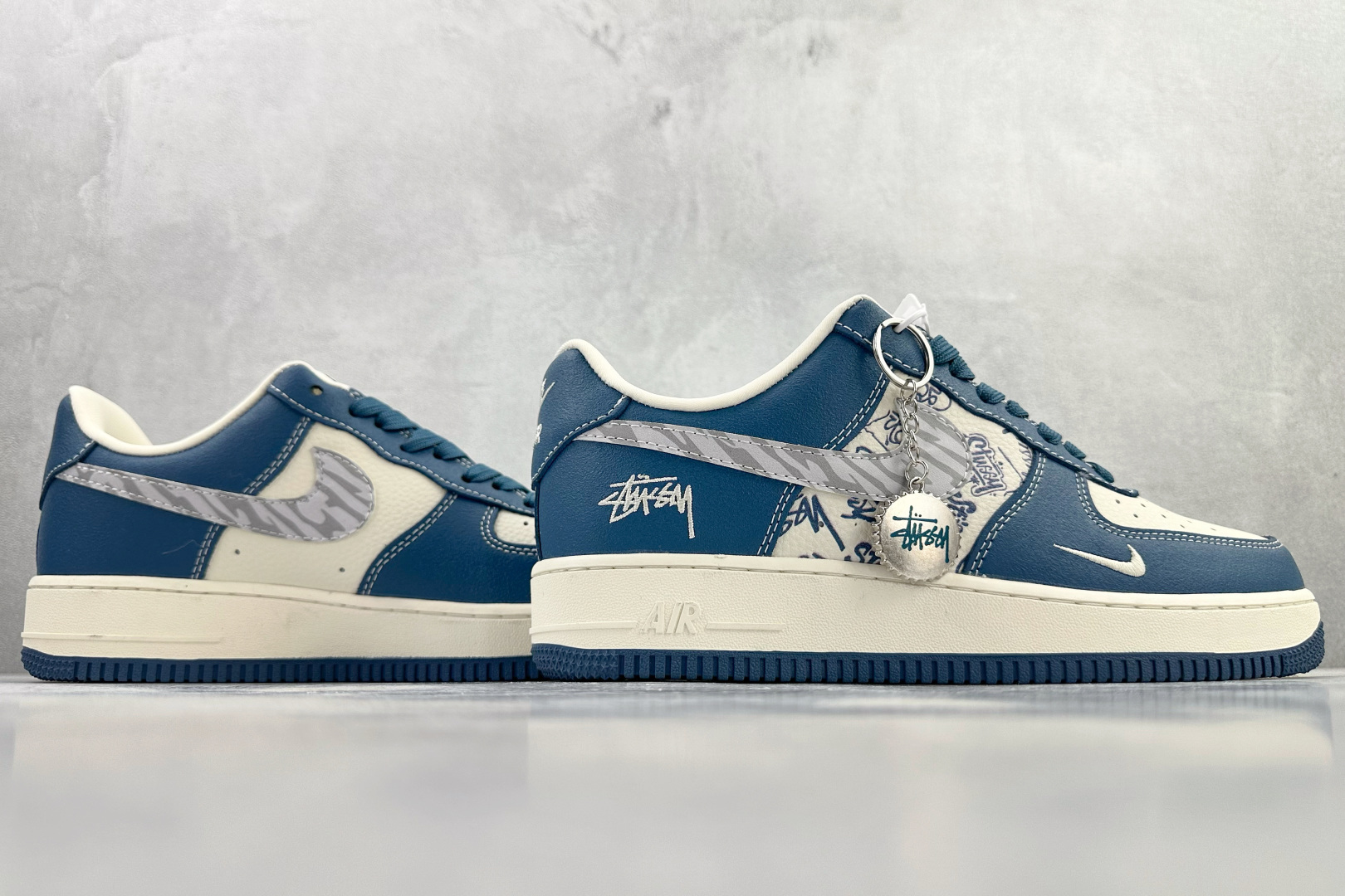 Nike AIR Jordan 1'07 斯图西 联名 蓝白 XL1979-132 Nike AIR Jordan 1'07 斯图西 联名 蓝白 XL1979-132