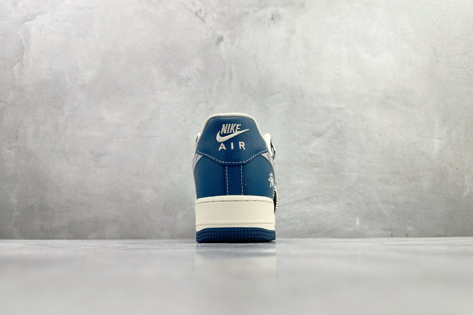 Nike AIR Jordan 1'07 斯图西 联名 蓝白 XL1979-132 Nike AIR Jordan 1'07 斯图西 联名 蓝白 XL1979-132