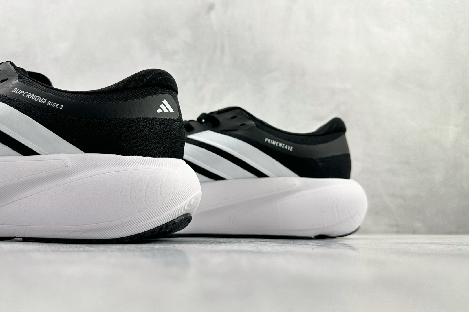 出口订单 Adidas Supernova Solution 3 M 黑白 KK1202 出口订单 Adidas Supernova Solution 3 M 黑白 KK1202