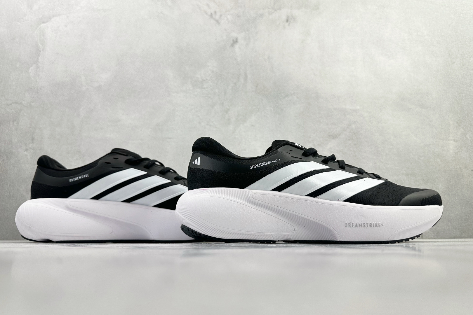 出口订单 Adidas Supernova Solution 3 M 黑白 KK1202 出口订单 Adidas Supernova Solution 3 M 黑白 KK1202