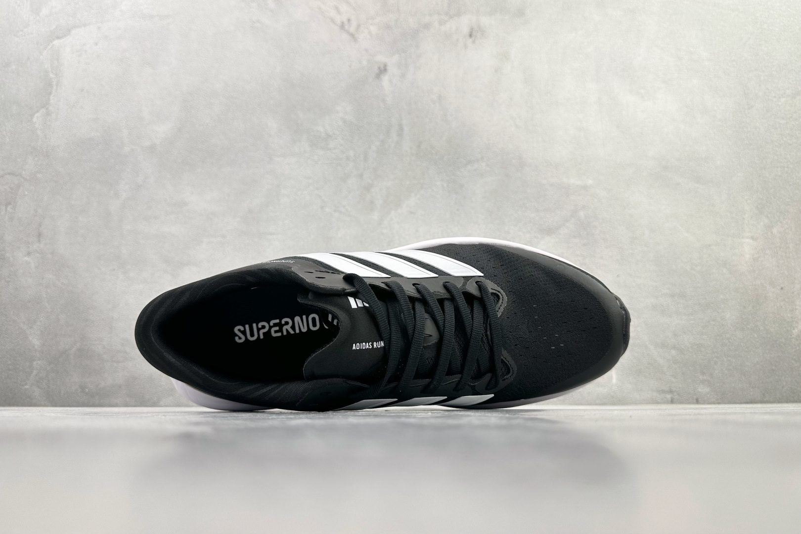 出口订单 Adidas Supernova Solution 3 M 黑白 KK1202 出口订单 Adidas Supernova Solution 3 M 黑白 KK1202