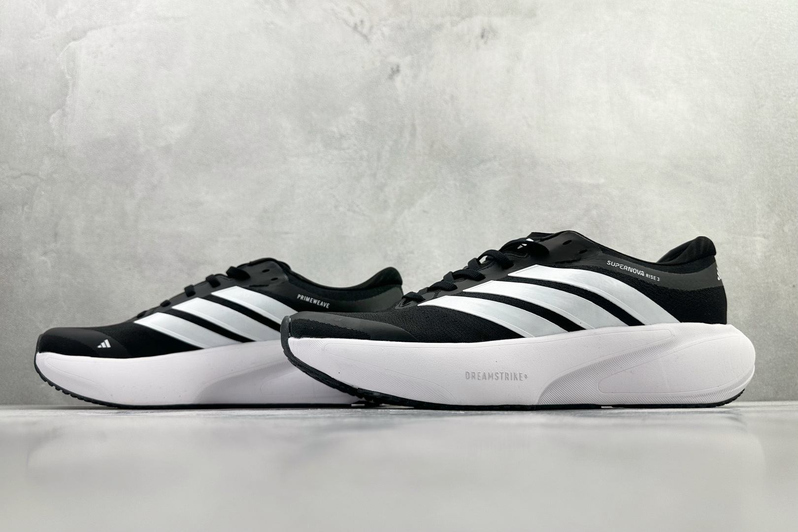 出口订单 Adidas Supernova Solution 3 M 黑白 KK1202 出口订单 Adidas Supernova Solution 3 M 黑白 KK1202
