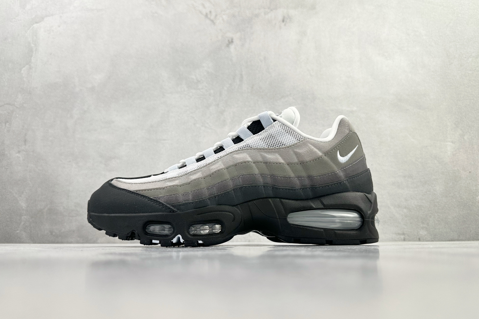 口碑神作 Nike Air Max 95 OG 黑灰货号：HJ5996-002尺码：40 40.5 41