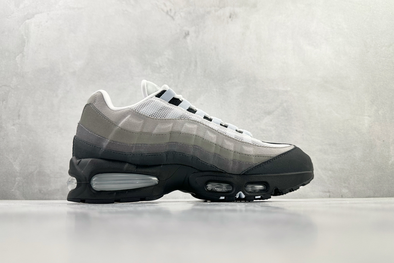 口碑神作 Nike Air Max 95 OG 黑灰货号：HJ5996-002尺码：40 40.5 41