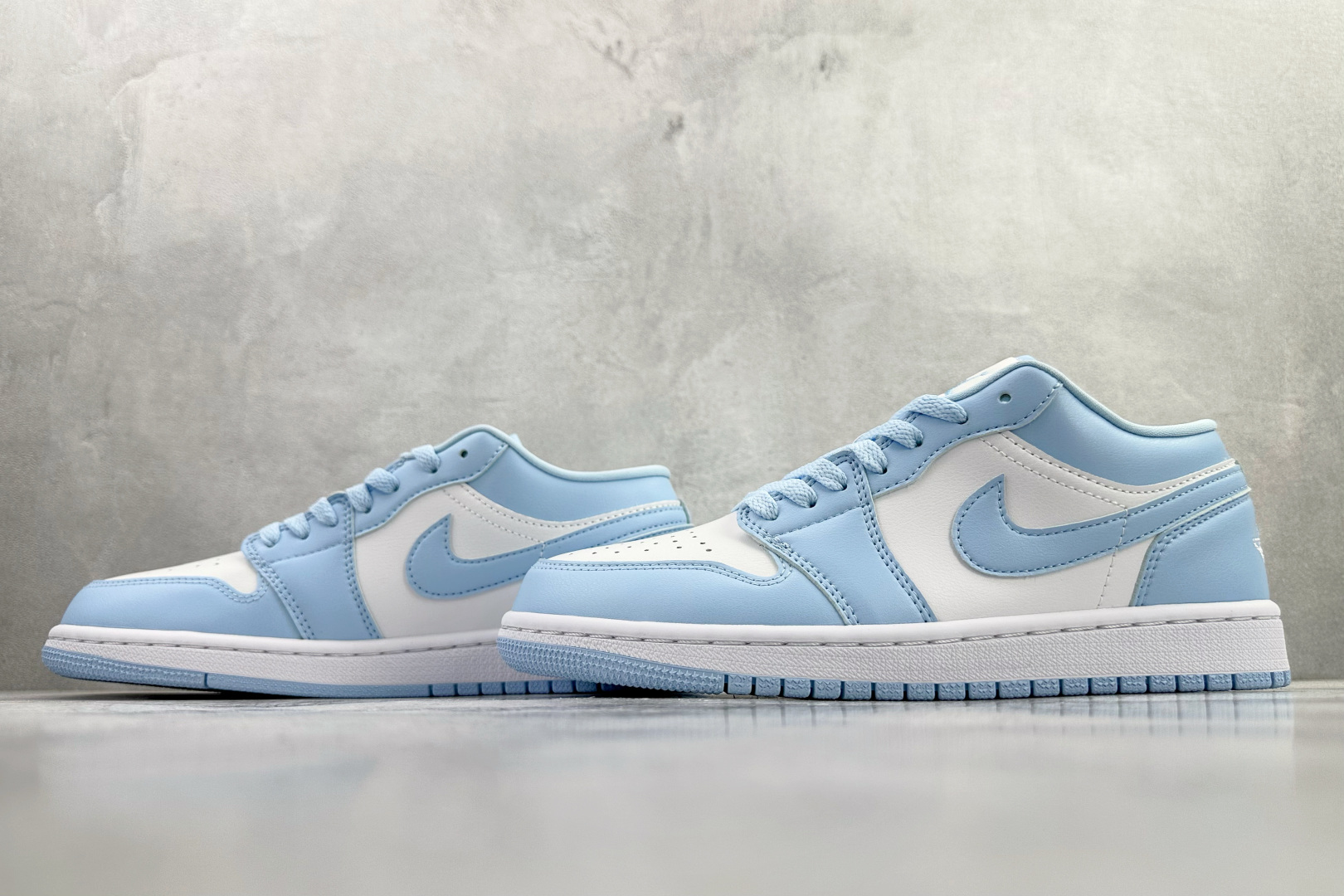 平台爆款 Jordan Air Jordan 1 low ”aluminum” 北卡蓝 DC0774-141 平台爆款 Jordan Air Jordan 1 low ”aluminum” 北卡蓝 DC0774-141