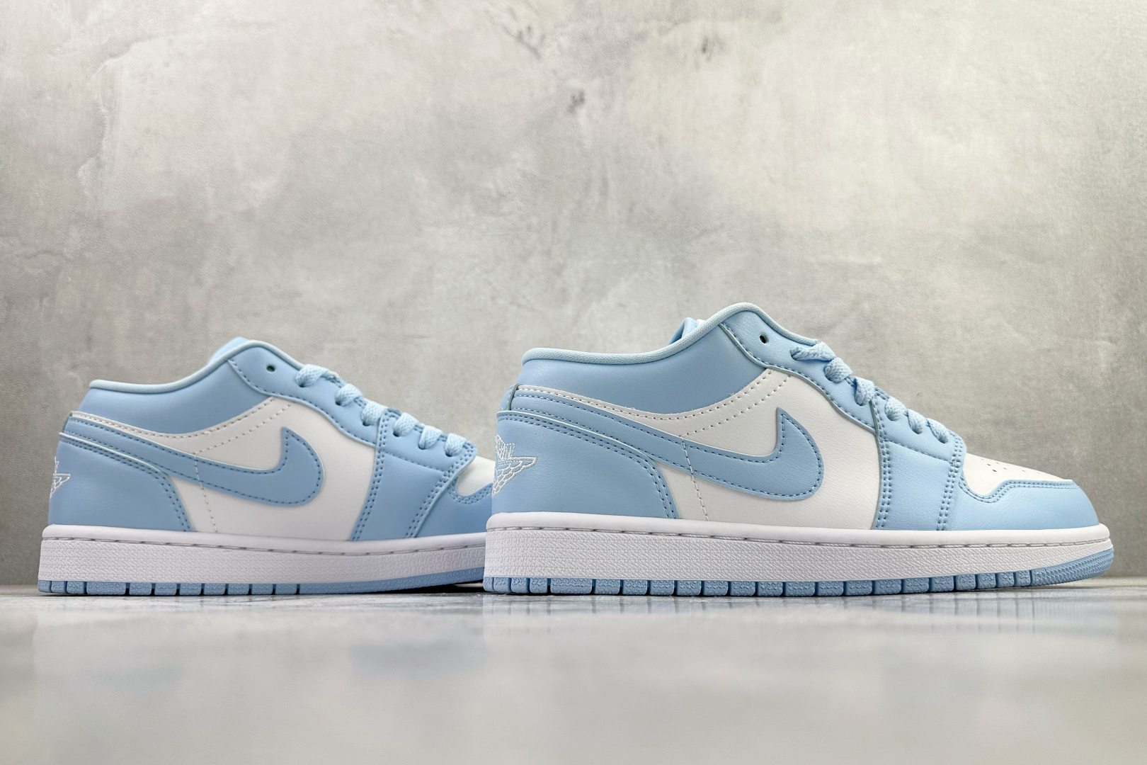平台爆款 Jordan Air Jordan 1 low ”aluminum” 北卡蓝 DC0774-141 平台爆款 Jordan Air Jordan 1 low ”aluminum” 北卡蓝 DC0774-141