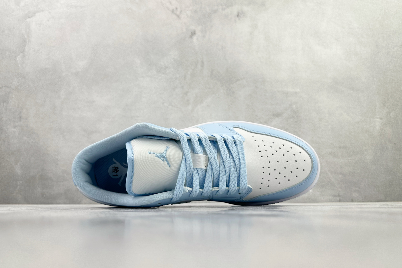 平台爆款 Jordan Air Jordan 1 low ”aluminum” 北卡蓝 DC0774-141 平台爆款 Jordan Air Jordan 1 low ”aluminum” 北卡蓝 DC0774-141