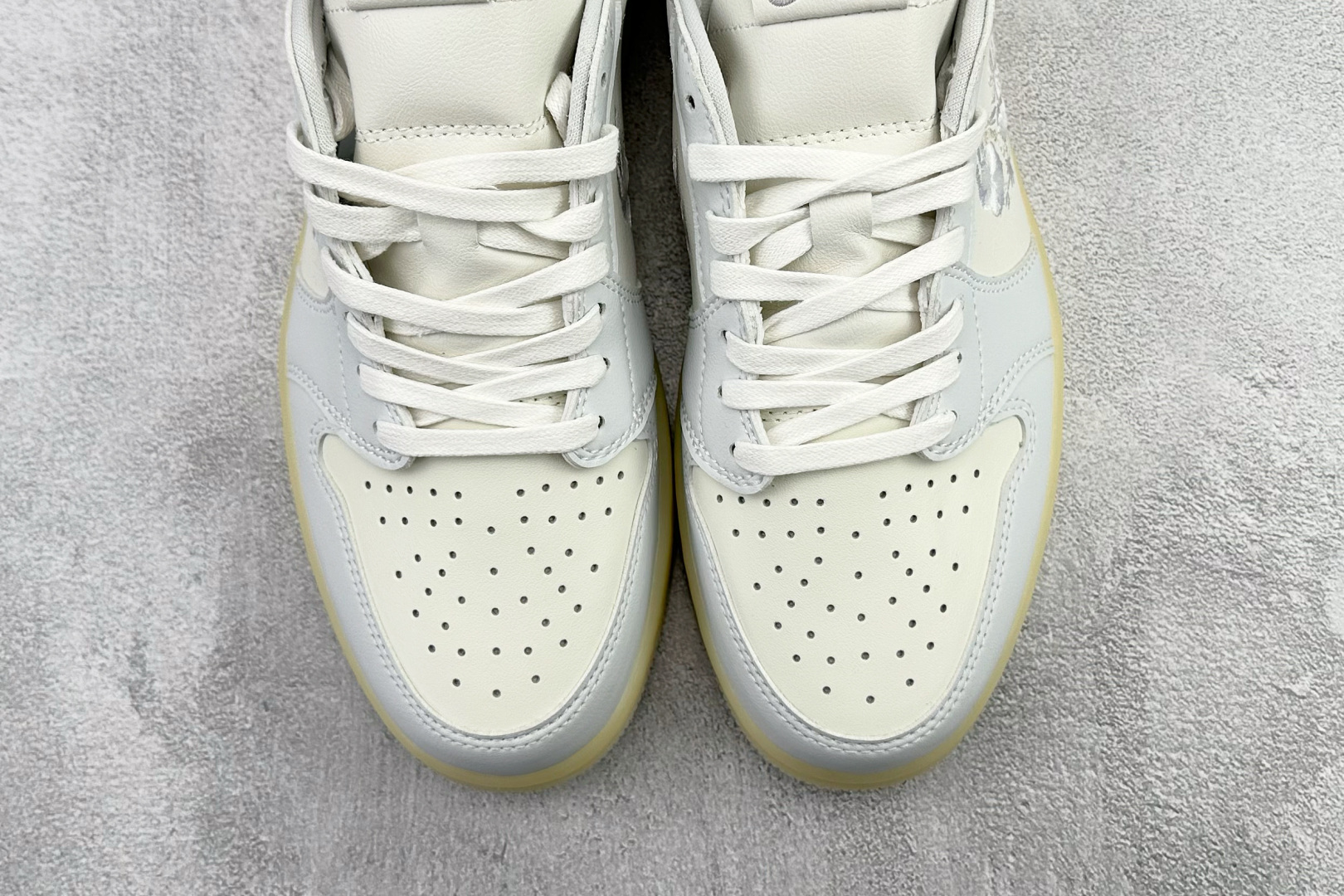平台爆款 Jordan Air Jordan 1 Retro Low 白色 IF4391-100 平台爆款 Jordan Air Jordan 1 Retro Low 白色 IF4391-100
