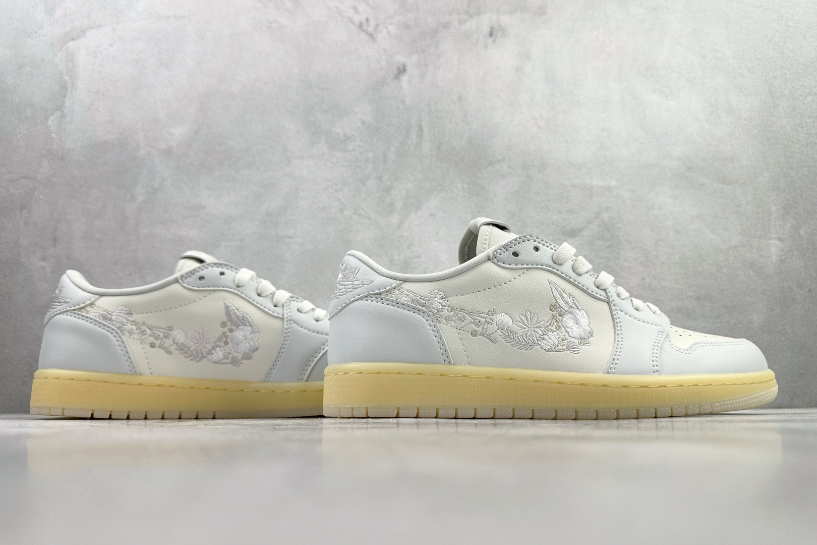平台爆款 Jordan Air Jordan 1 Retro Low 白色 IF4391-100 平台爆款 Jordan Air Jordan 1 Retro Low 白色 IF4391-100