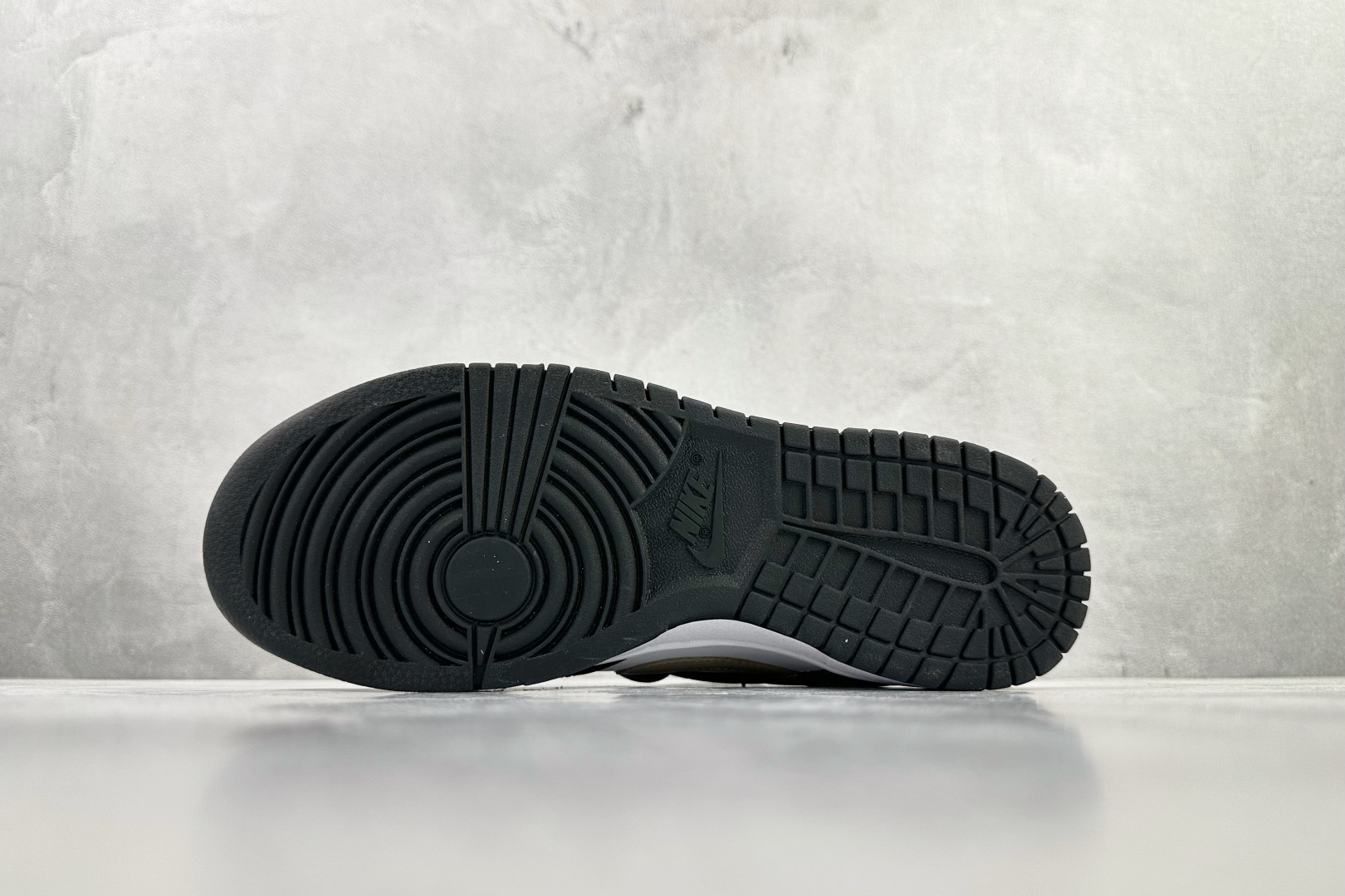 定制球鞋 Nike Dunk 余晖之下 黑白棕 HF5441-100 定制球鞋 Nike Dunk 余晖之下 黑白棕 HF5441-100
