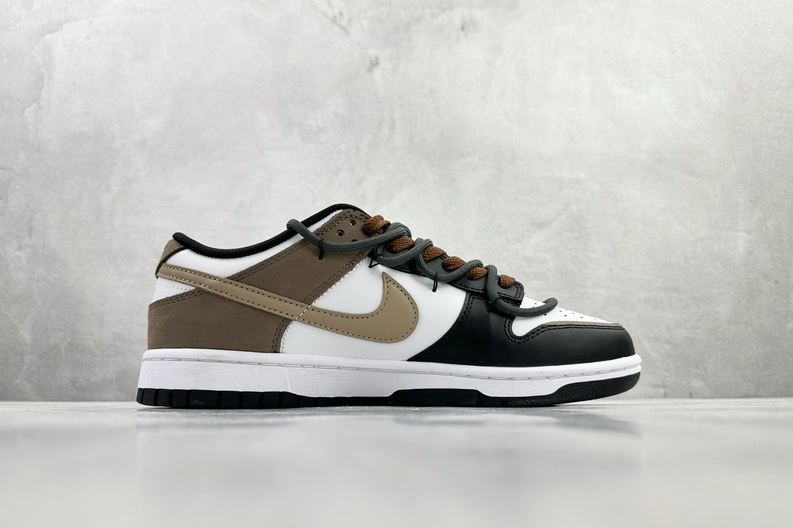 定制球鞋 Nike Dunk 余晖之下 黑白棕 HF5441-100 定制球鞋 Nike Dunk 余晖之下 黑白棕 HF5441-100