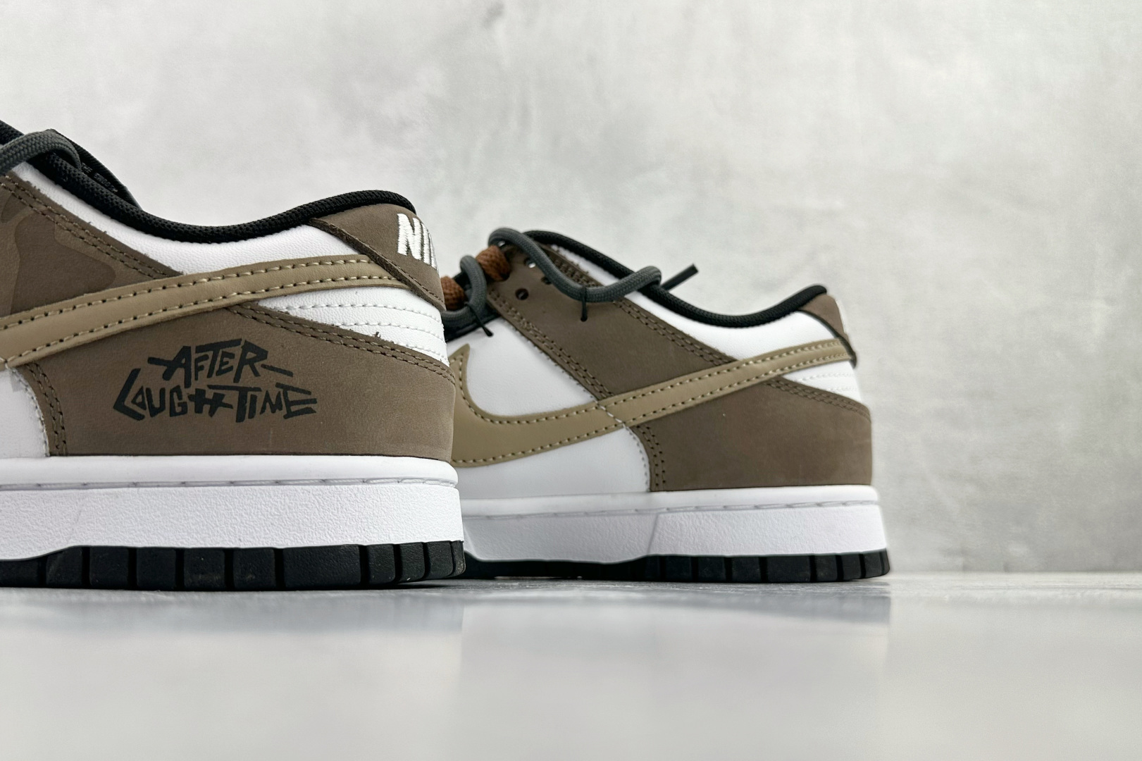 定制球鞋 Nike Dunk 余晖之下 黑白棕 HF5441-100 定制球鞋 Nike Dunk 余晖之下 黑白棕 HF5441-100