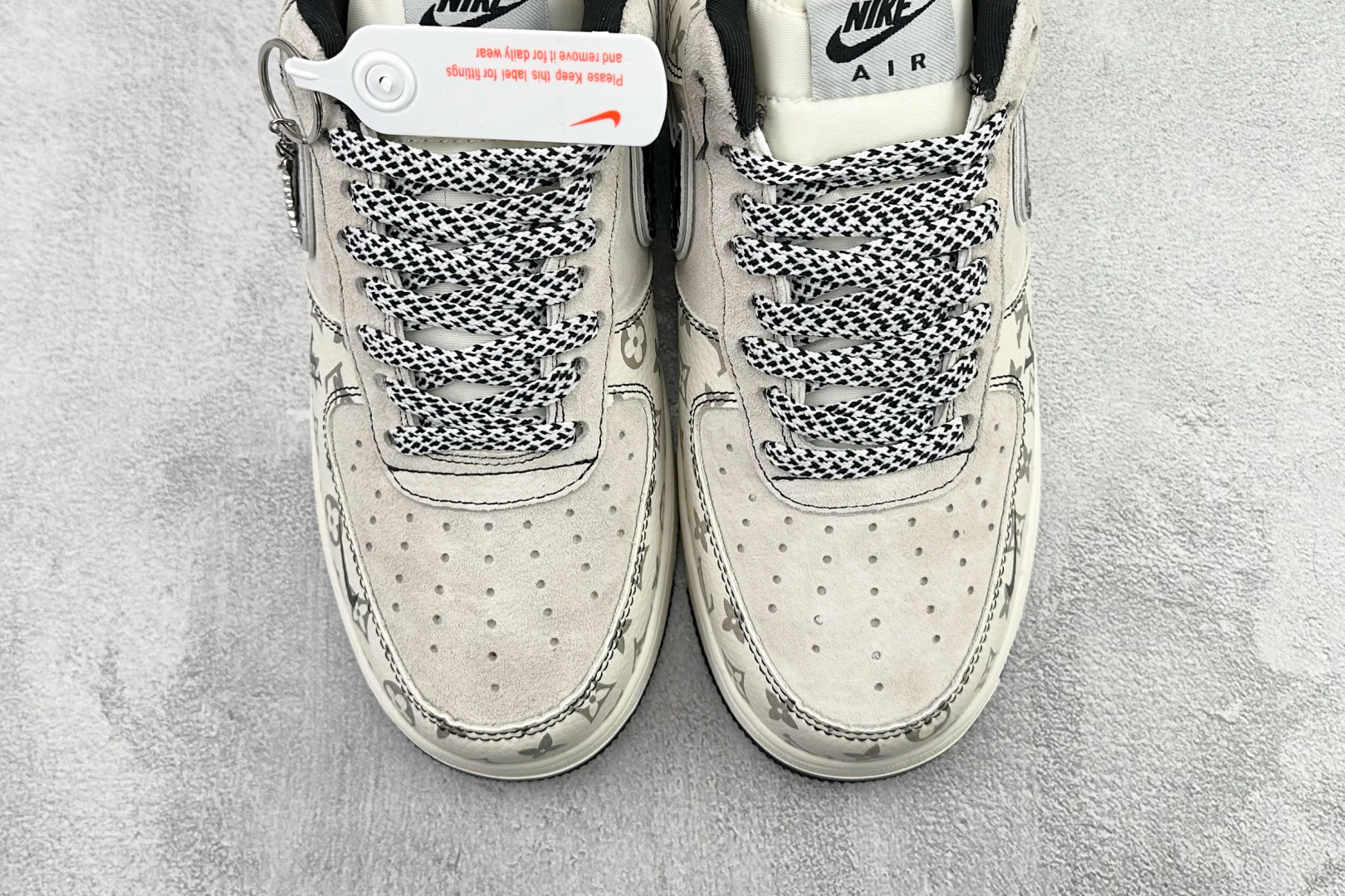 Nike AIR FORCE 1'07 LX LV 联名 米灰黑 SY1388-030 Nike AIR FORCE 1'07 LX LV 联名 米灰黑 SY1388-030