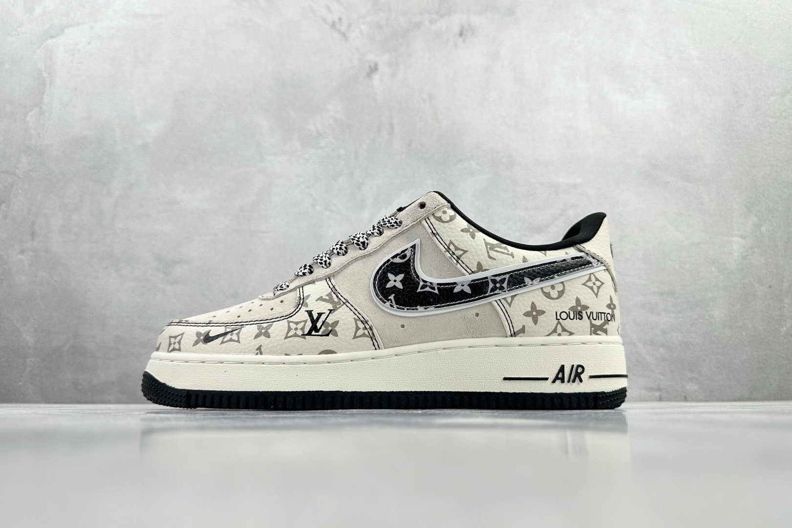 Nike AIR FORCE 1’07 LX LV 联名 米灰黑 SY1388-030 Nike AIR FORCE 1’07 LX LV 联名 米灰黑 SY1388-030