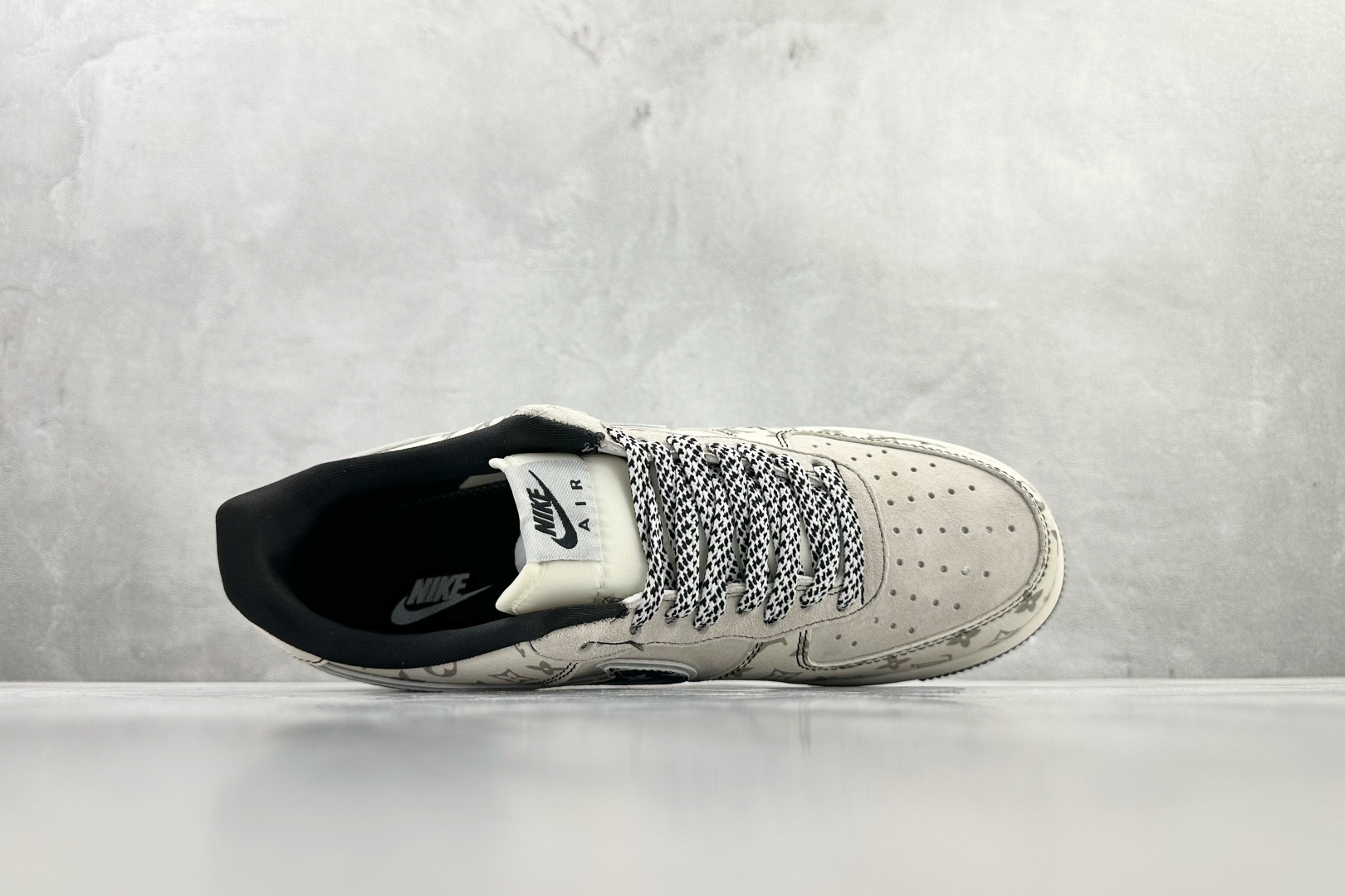 Nike AIR FORCE 1'07 LX LV 联名 米灰黑 SY1388-030 Nike AIR FORCE 1'07 LX LV 联名 米灰黑 SY1388-030
