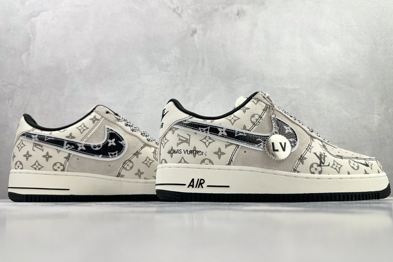Nike AIR FORCE 1'07 LX LV 联名 米灰黑 SY1388-030 Nike AIR FORCE 1'07 LX LV 联名 米灰黑 SY1388-030