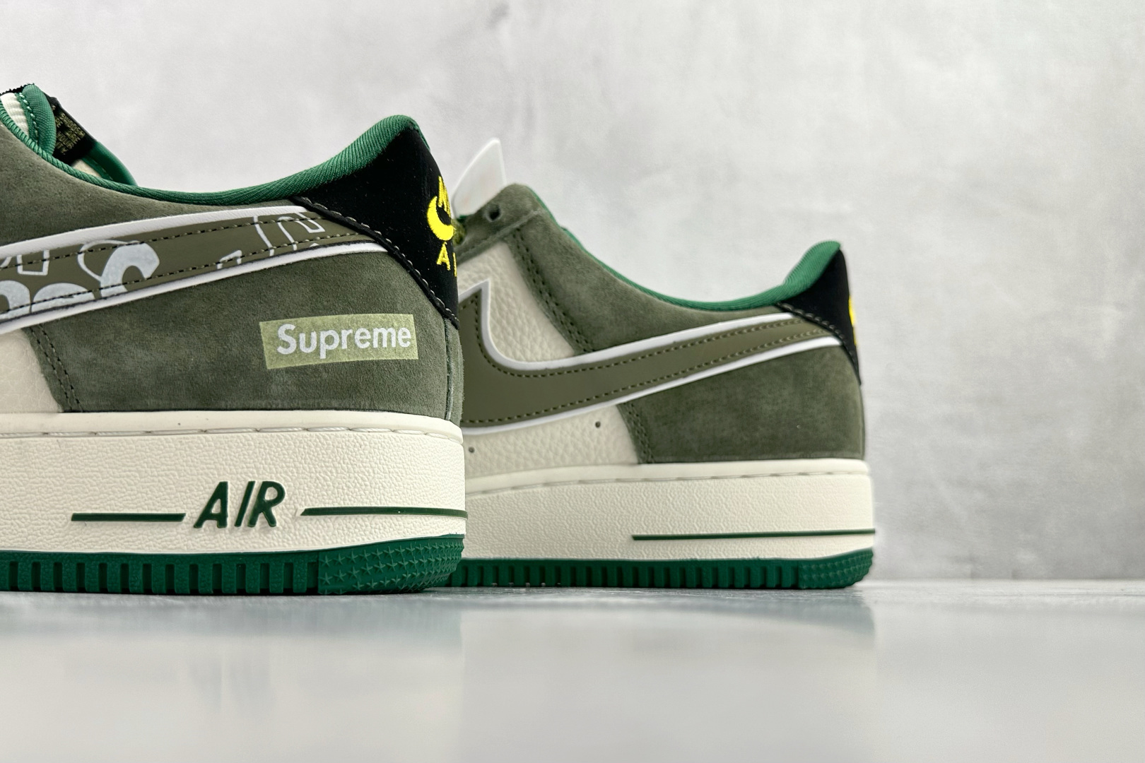 Nike AIR FORCE 1'07 LX Supreme 联名 米白绿 SY1388-027 Nike AIR FORCE 1'07 LX Supreme 联名 米白绿 SY1388-027