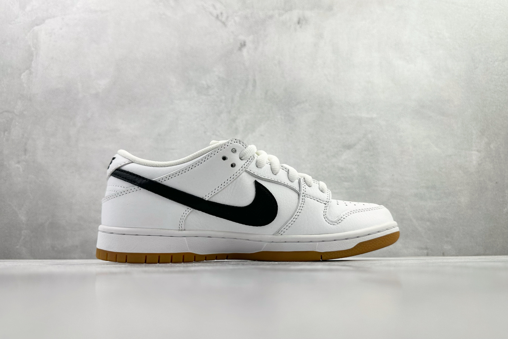 Nike Dunk SB SB Pro Iso ”Orange Label” PU 白黑 CD2563-100 Nike Dunk SB SB Pro Iso ”Orange Label” PU 白黑 CD2563-100