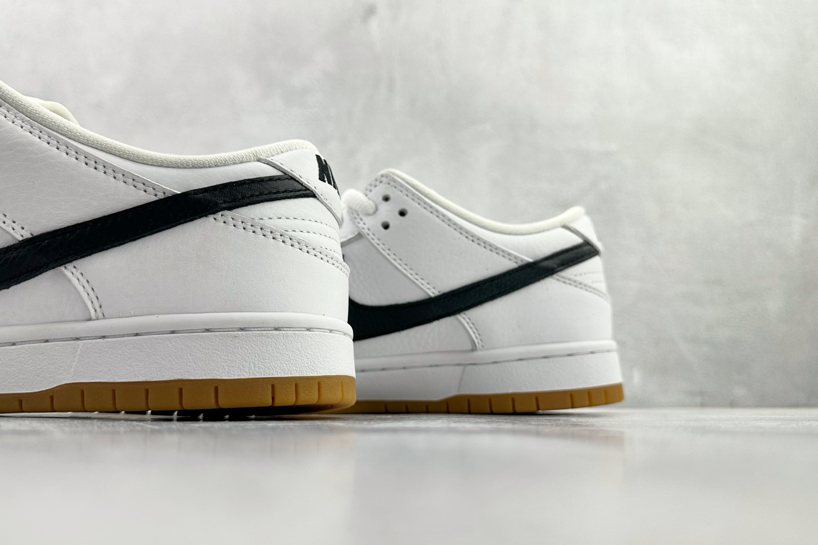 Nike Dunk SB SB Pro Iso ”Orange Label” PU 白黑 CD2563-100 Nike Dunk SB SB Pro Iso ”Orange Label” PU 白黑 CD2563-100
