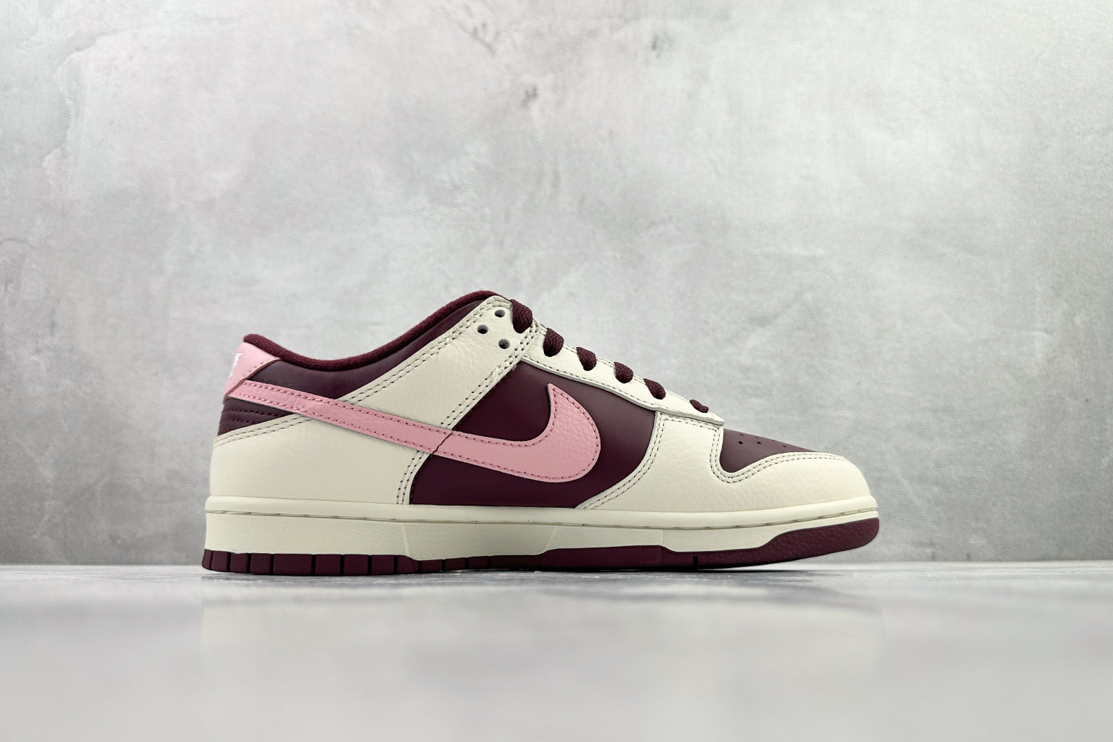 Nike Dunk ”Night Maroon and Medium Soft Pink” 酒红色 DR9705-100 Nike Dunk ”Night Maroon and Medium Soft Pink” 酒红色 DR9705-100