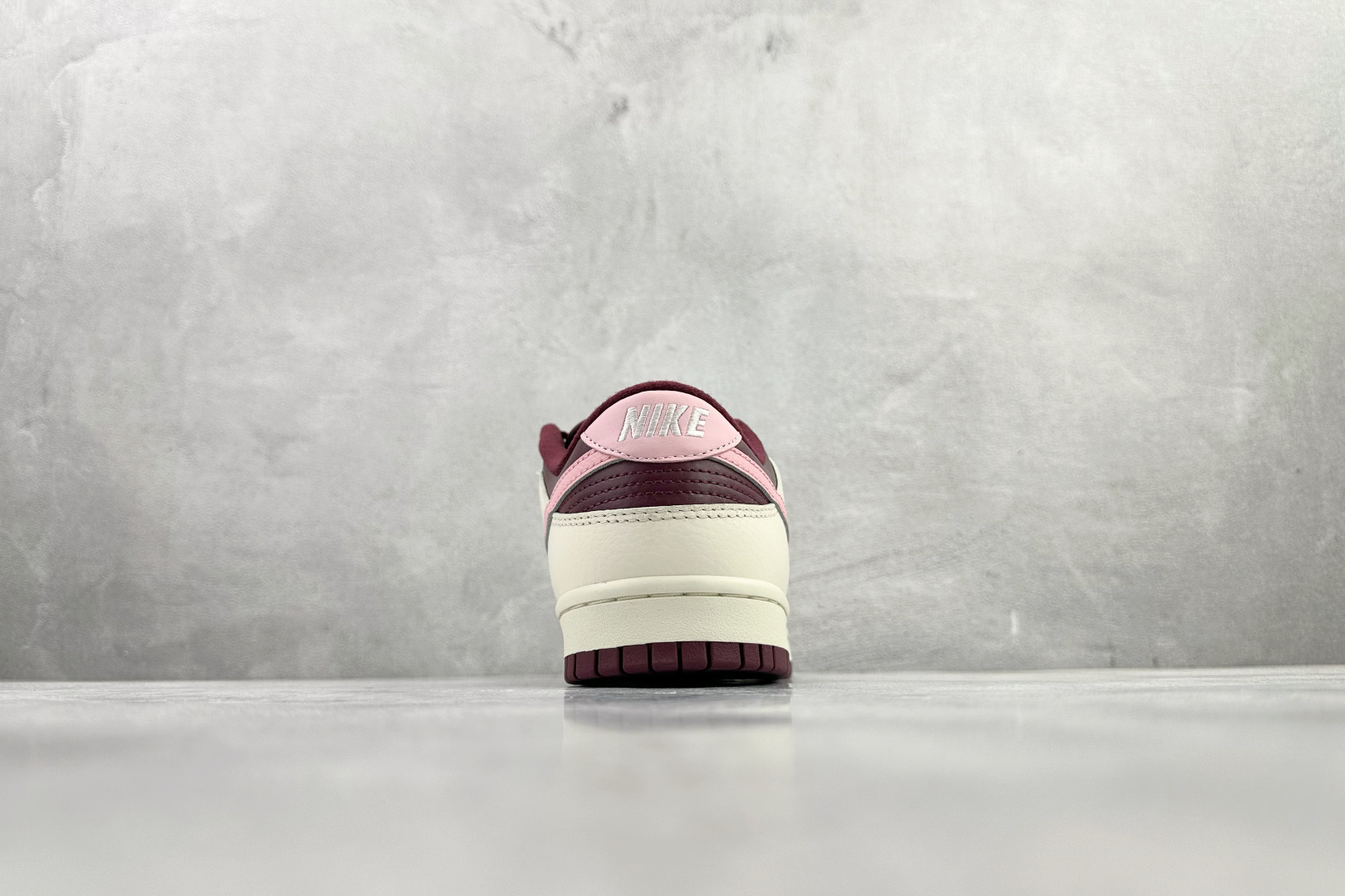Nike Dunk ”Night Maroon and Medium Soft Pink” 酒红色 DR9705-100 Nike Dunk ”Night Maroon and Medium Soft Pink” 酒红色 DR9705-100