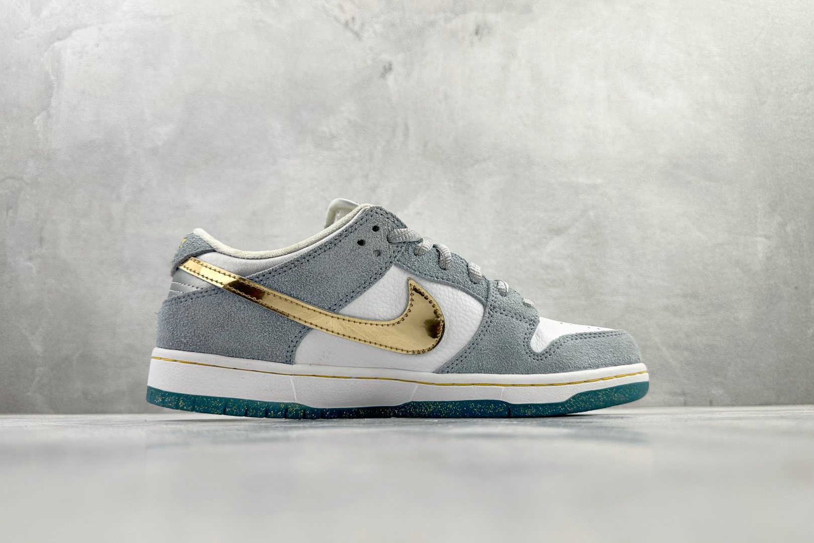 Nike Dunk SB SB Pro QS ”Holiday Special”冰雪奇缘 蓝色 DC9936-100 Nike Dunk SB SB Pro QS ”Holiday Special”冰雪奇缘 蓝色 DC9936-100