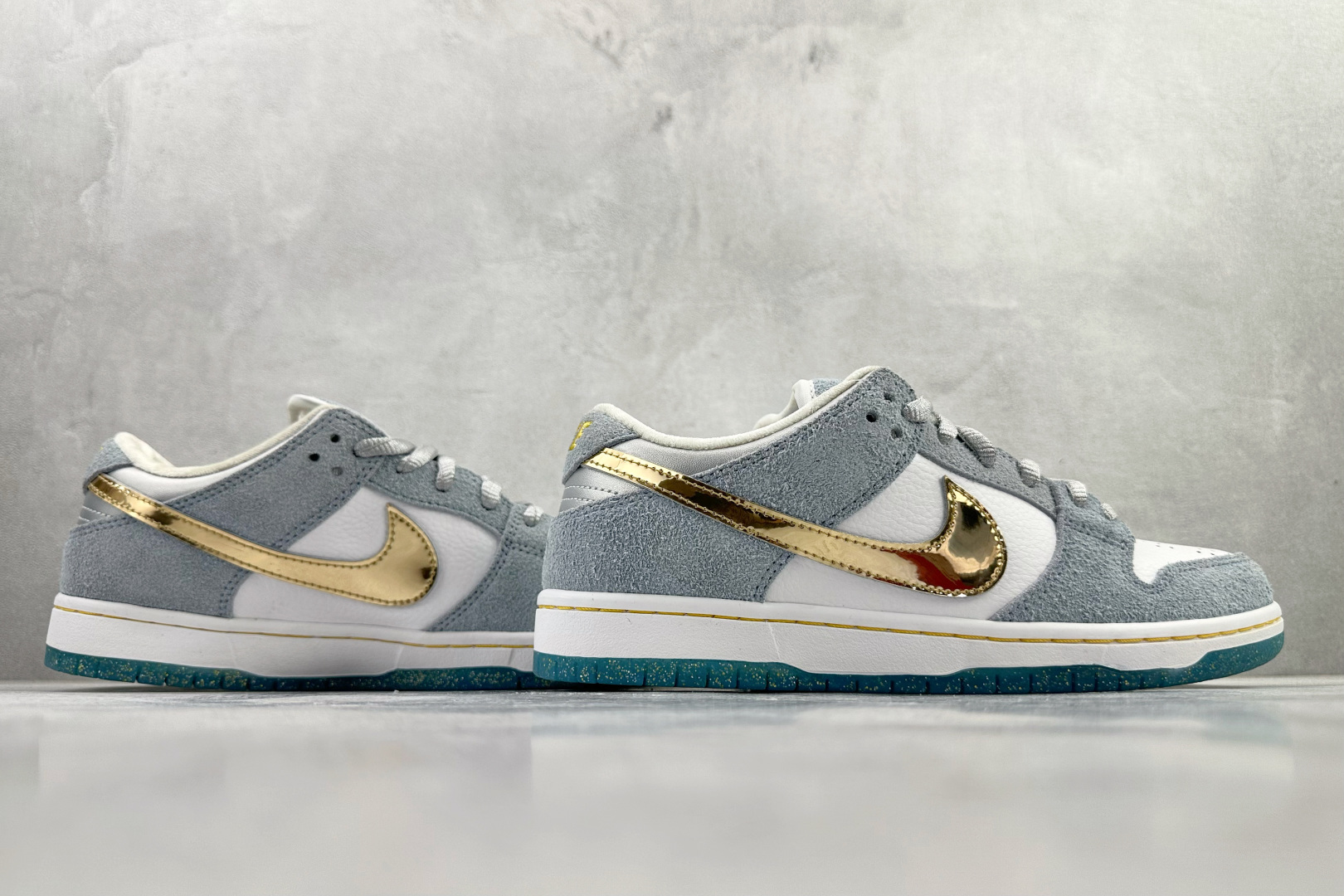 Nike Dunk SB SB Pro QS ”Holiday Special”冰雪奇缘 蓝色 DC9936-100 Nike Dunk SB SB Pro QS ”Holiday Special”冰雪奇缘 蓝色 DC9936-100