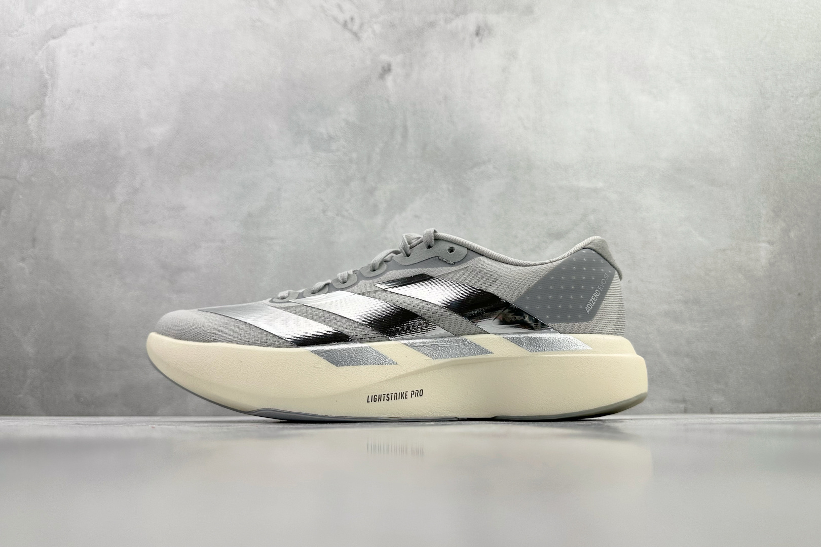 全新工厂开发 adidas Adizero Evo SL 灰银 KJ9664 全新工厂开发 adidas Adizero Evo SL 灰银 KJ9664