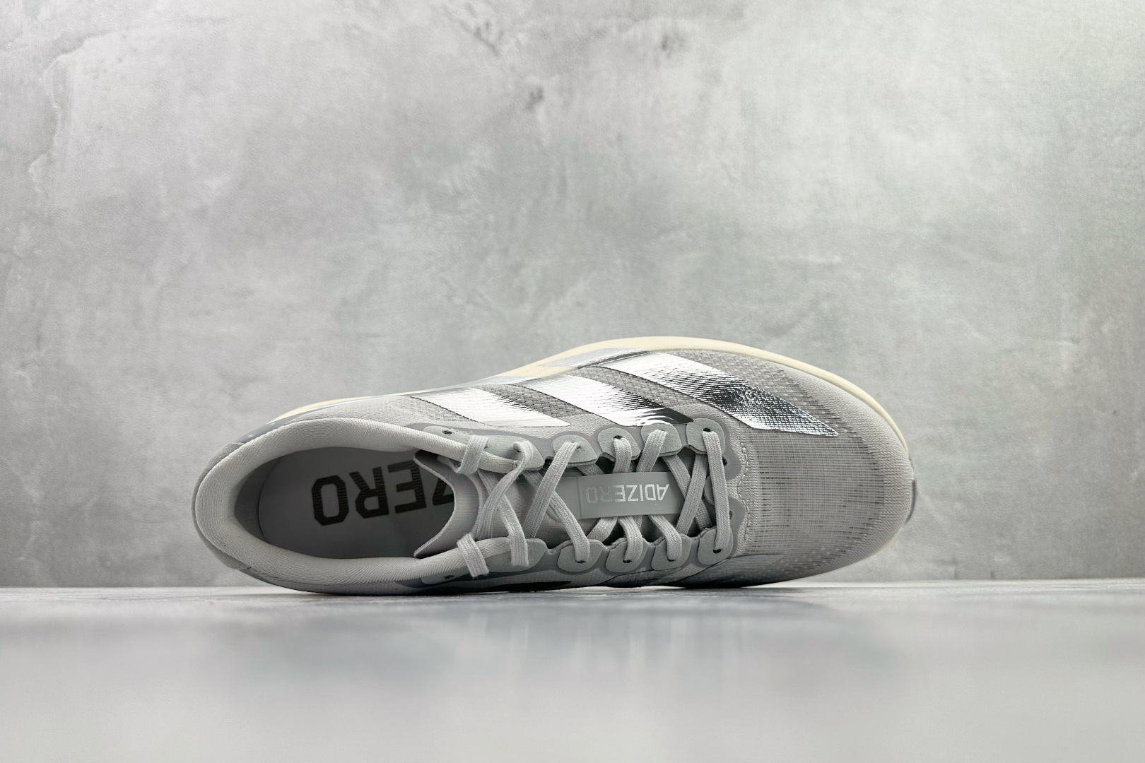 全新工厂开发 adidas Adizero Evo SL 灰银 KJ9664 全新工厂开发 adidas Adizero Evo SL 灰银 KJ9664