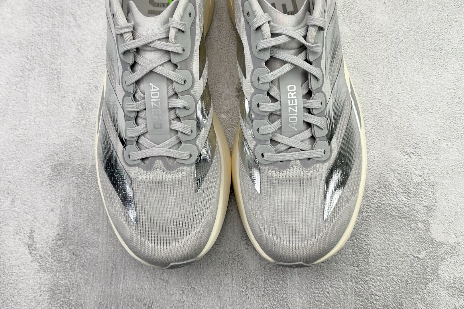 全新工厂开发 adidas Adizero Evo SL 灰银 KJ9664 全新工厂开发 adidas Adizero Evo SL 灰银 KJ9664