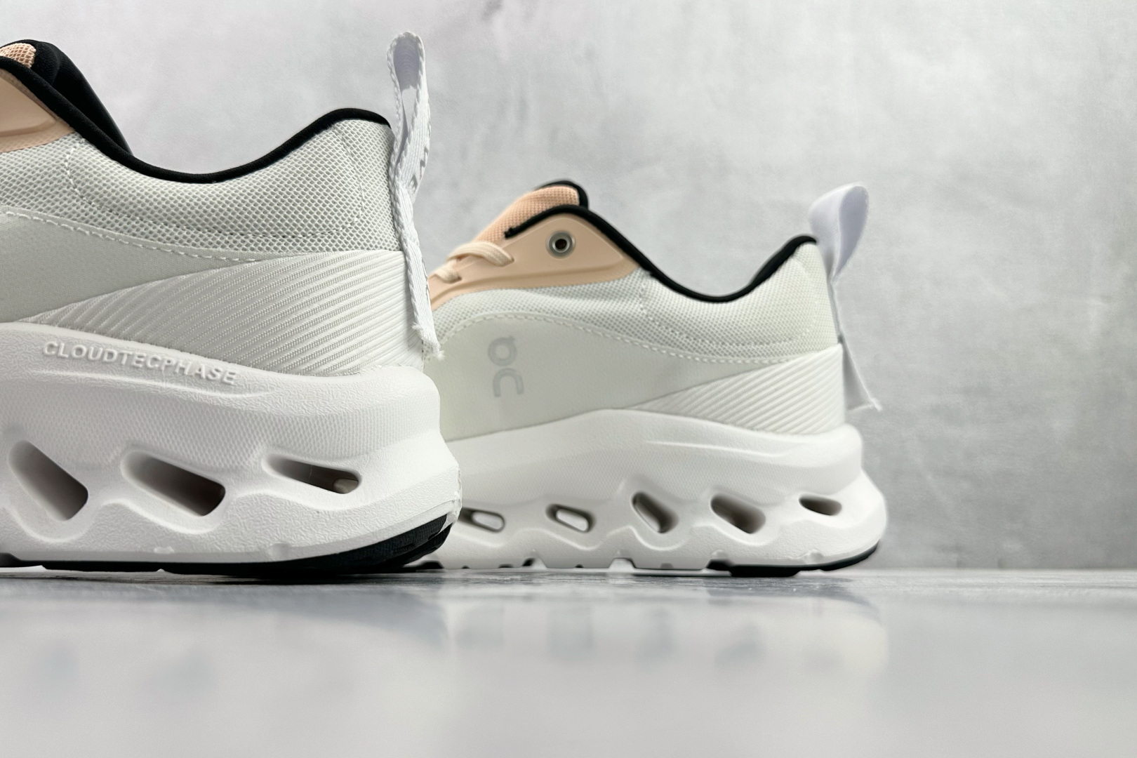 LOEWE x On昂跑 Cloudtilt 2 棕褐 3ME1069 LOEWE x On昂跑 Cloudtilt 2 棕褐 3ME1069