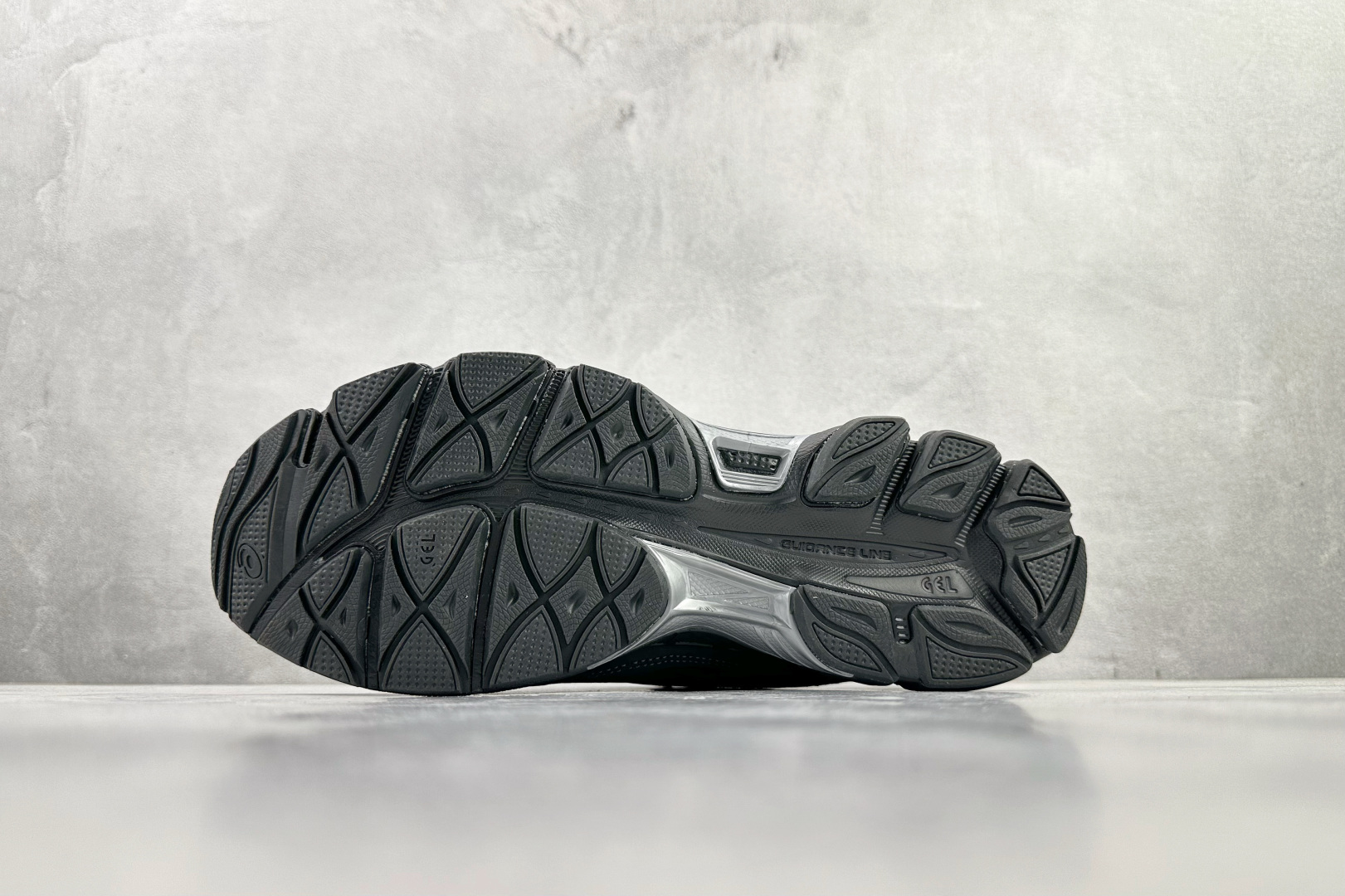 ASICS GEL-NRGD 黑色 1203A735-001 ASICS GEL-NRGD 黑色 1203A735-001