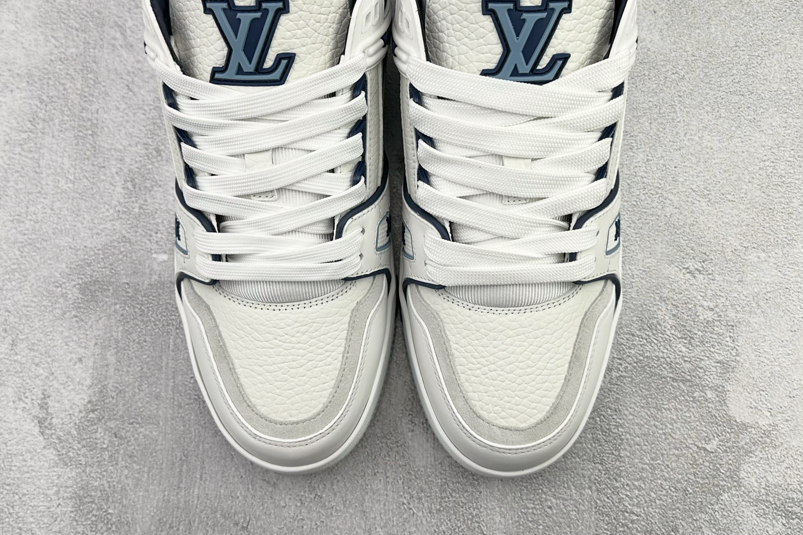 顶级代购品质独立私人订单 LOUIS VUITTON Trainer 白蓝 1AIJ24 顶级代购品质独立私人订单 LOUIS VUITTON Trainer 白蓝 1AIJ24