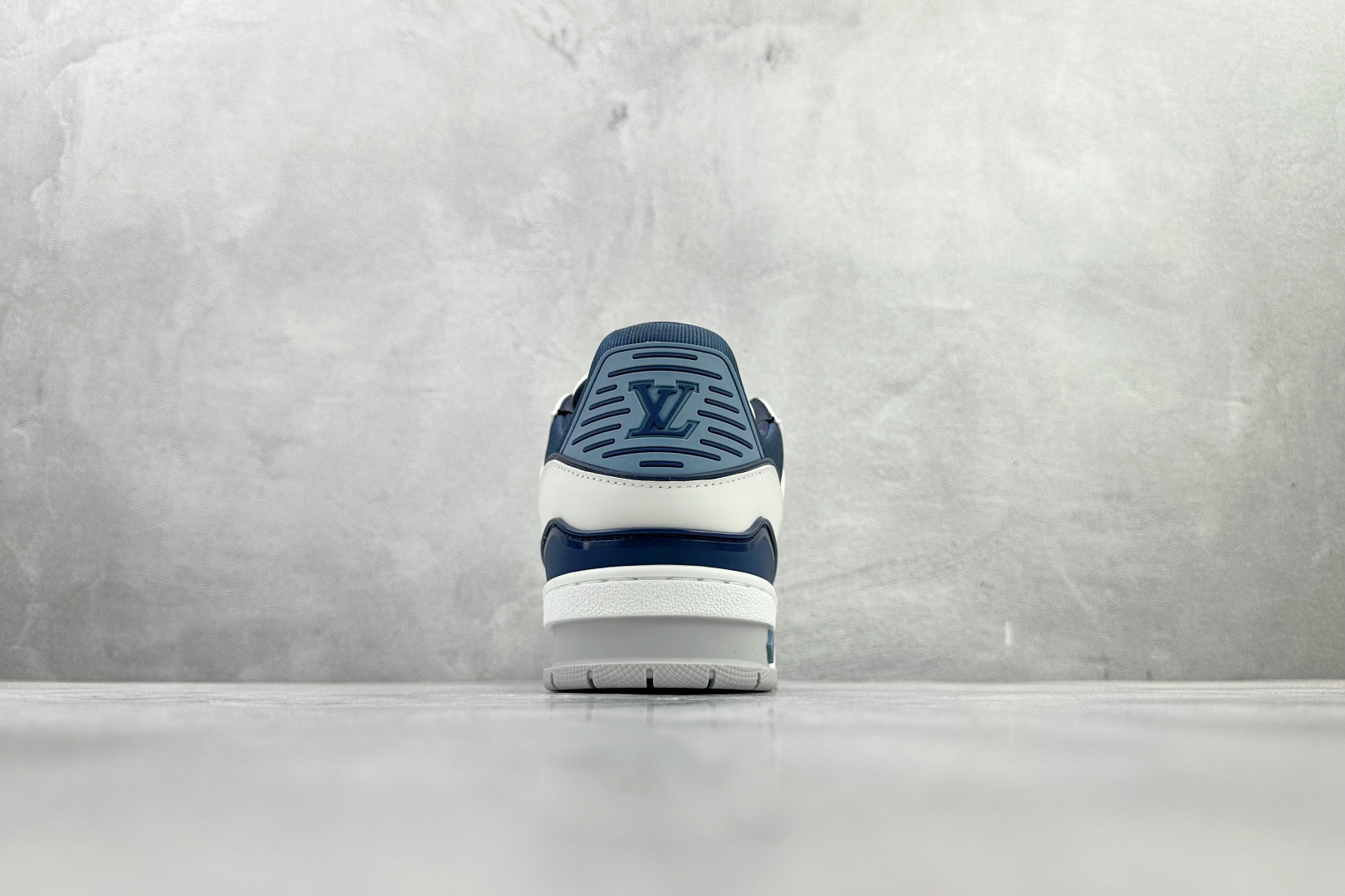 顶级代购品质独立私人订单 LOUIS VUITTON Trainer 白蓝 1AIJ24 顶级代购品质独立私人订单 LOUIS VUITTON Trainer 白蓝 1AIJ24