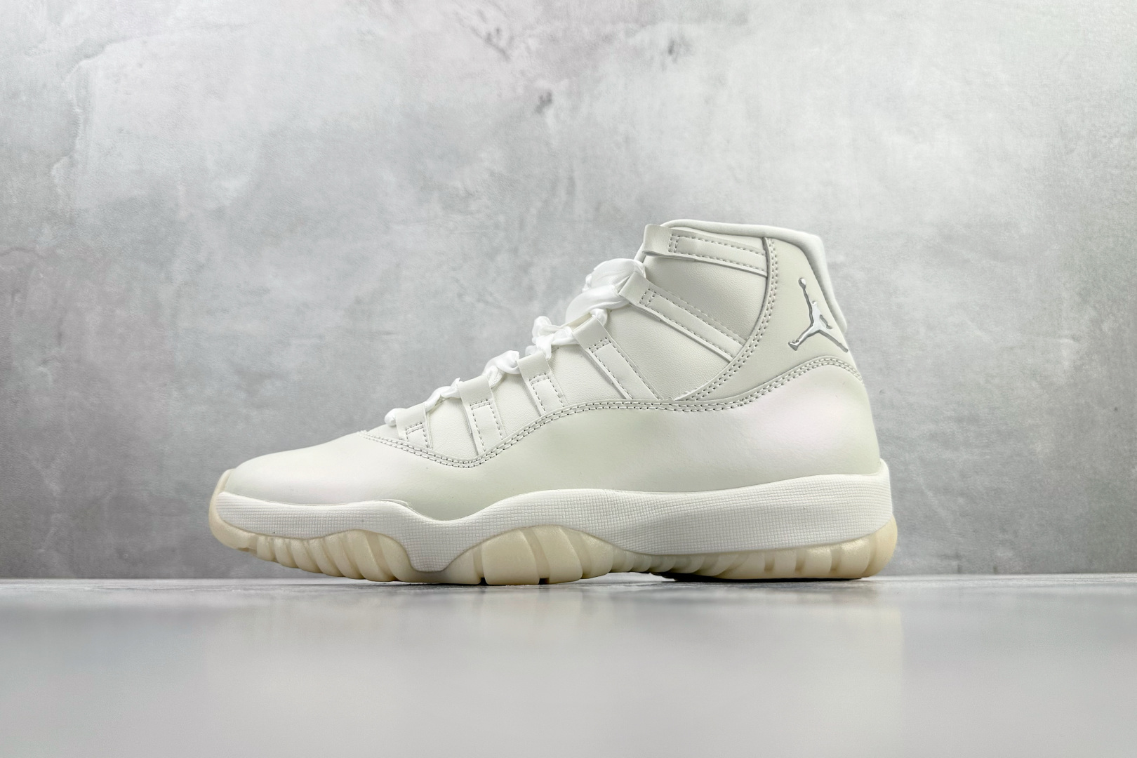 口碑神作 Jordan Air Jordan 11 RETRO Pearl 珍珠白 AR0715-110 口碑神作 Jordan Air Jordan 11 RETRO Pearl 珍珠白 AR0715-110
