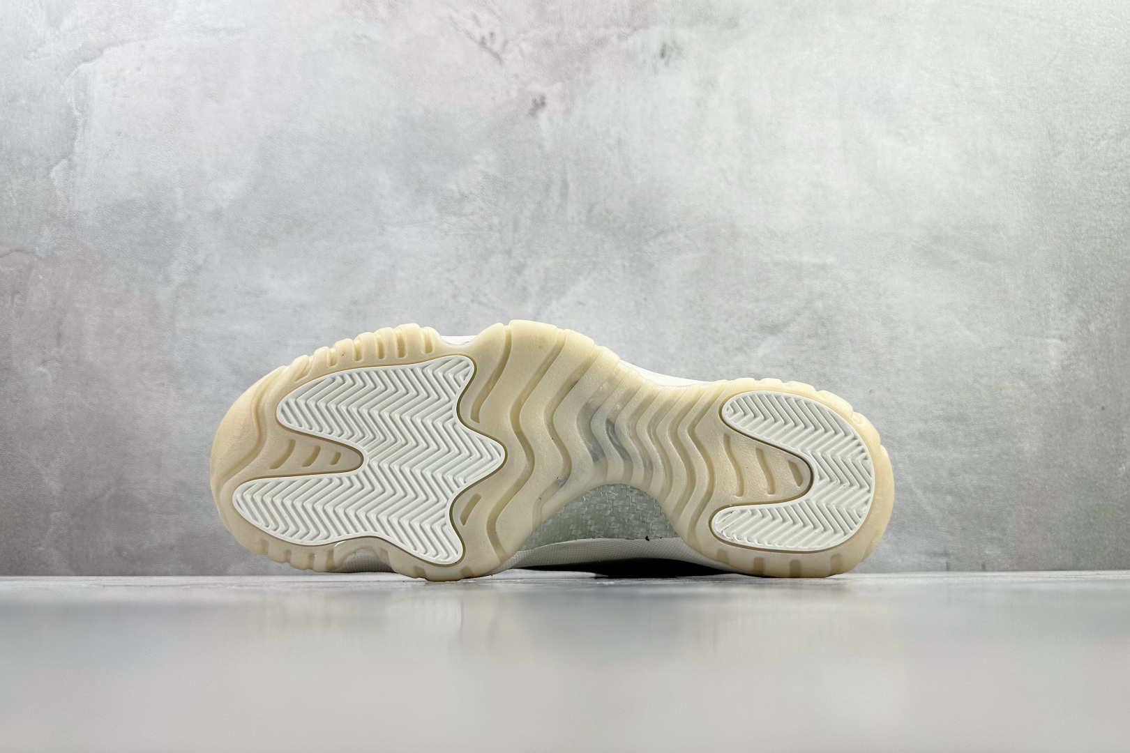 口碑神作 Jordan Air Jordan 11 RETRO Pearl 珍珠白 AR0715-110 口碑神作 Jordan Air Jordan 11 RETRO Pearl 珍珠白 AR0715-110