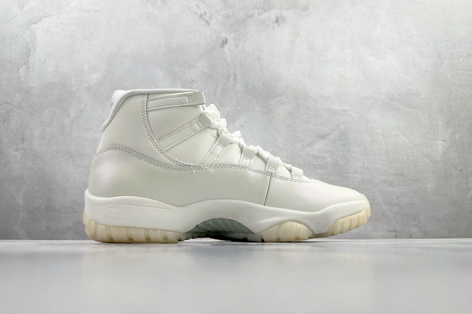 口碑神作 Jordan Air Jordan 11 RETRO Pearl 珍珠白 AR0715-110 口碑神作 Jordan Air Jordan 11 RETRO Pearl 珍珠白 AR0715-110