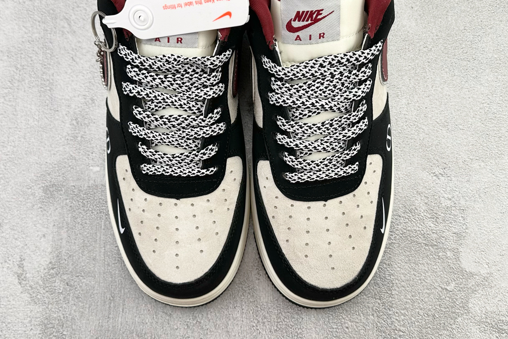 Nike AIR FORCE 1'07 LX DIOR 联名 黑红 SY1388-029 Nike AIR FORCE 1'07 LX DIOR 联名 黑红 SY1388-029